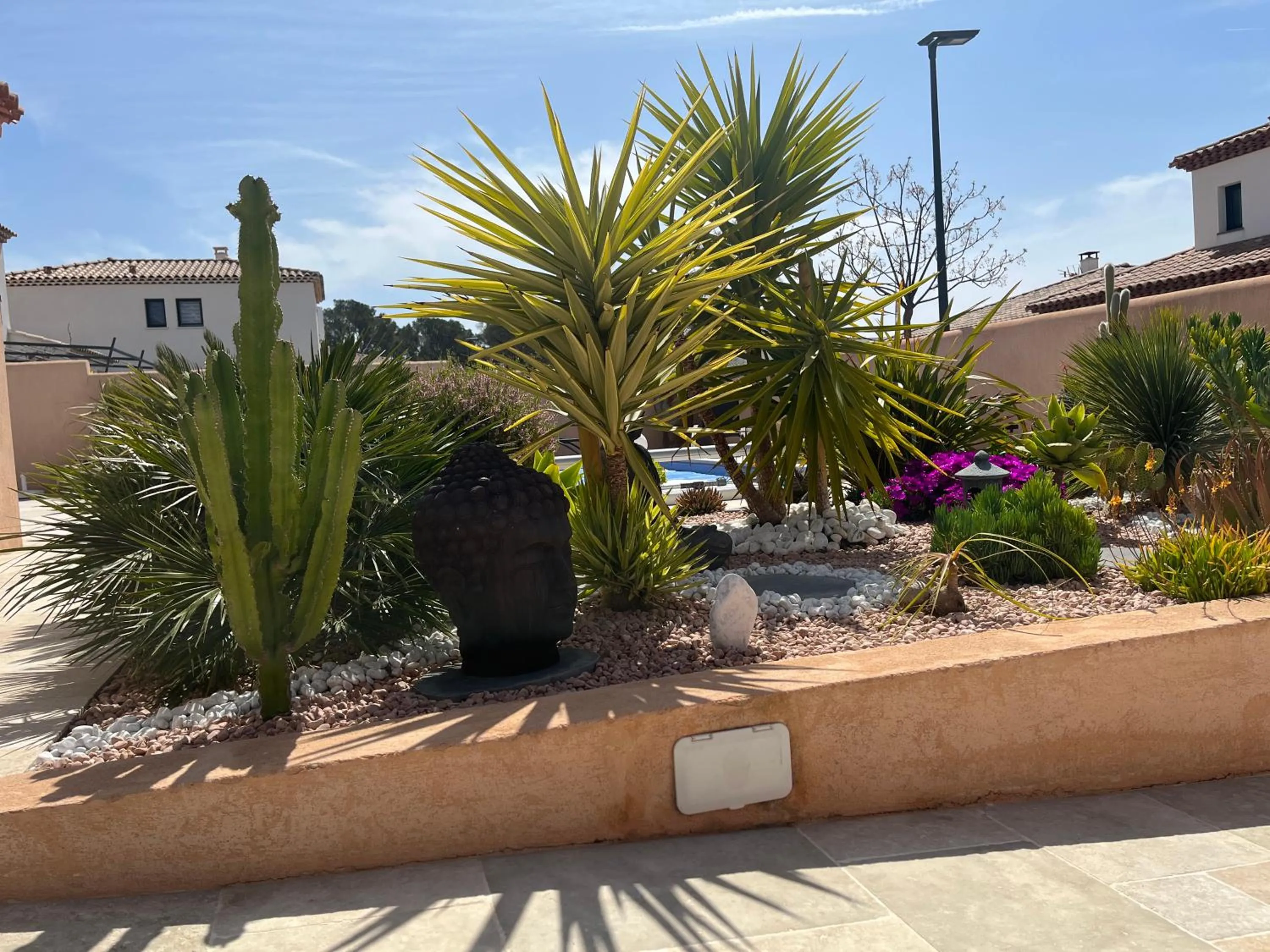 Garden view in Chambre d'hôtes dans Villa Diane