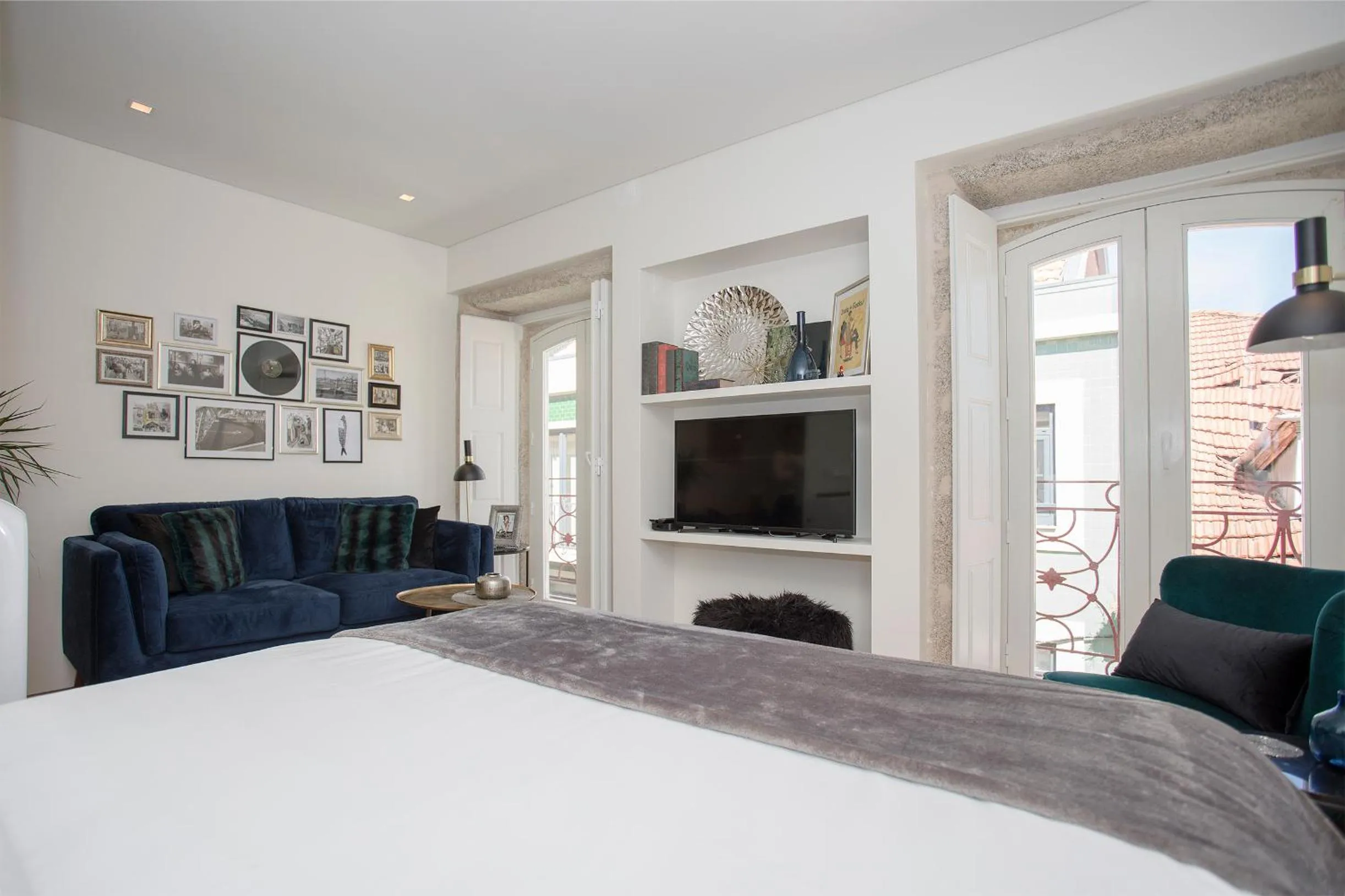 Bed in Liiiving in Porto - Cozy & Chic Downtown
