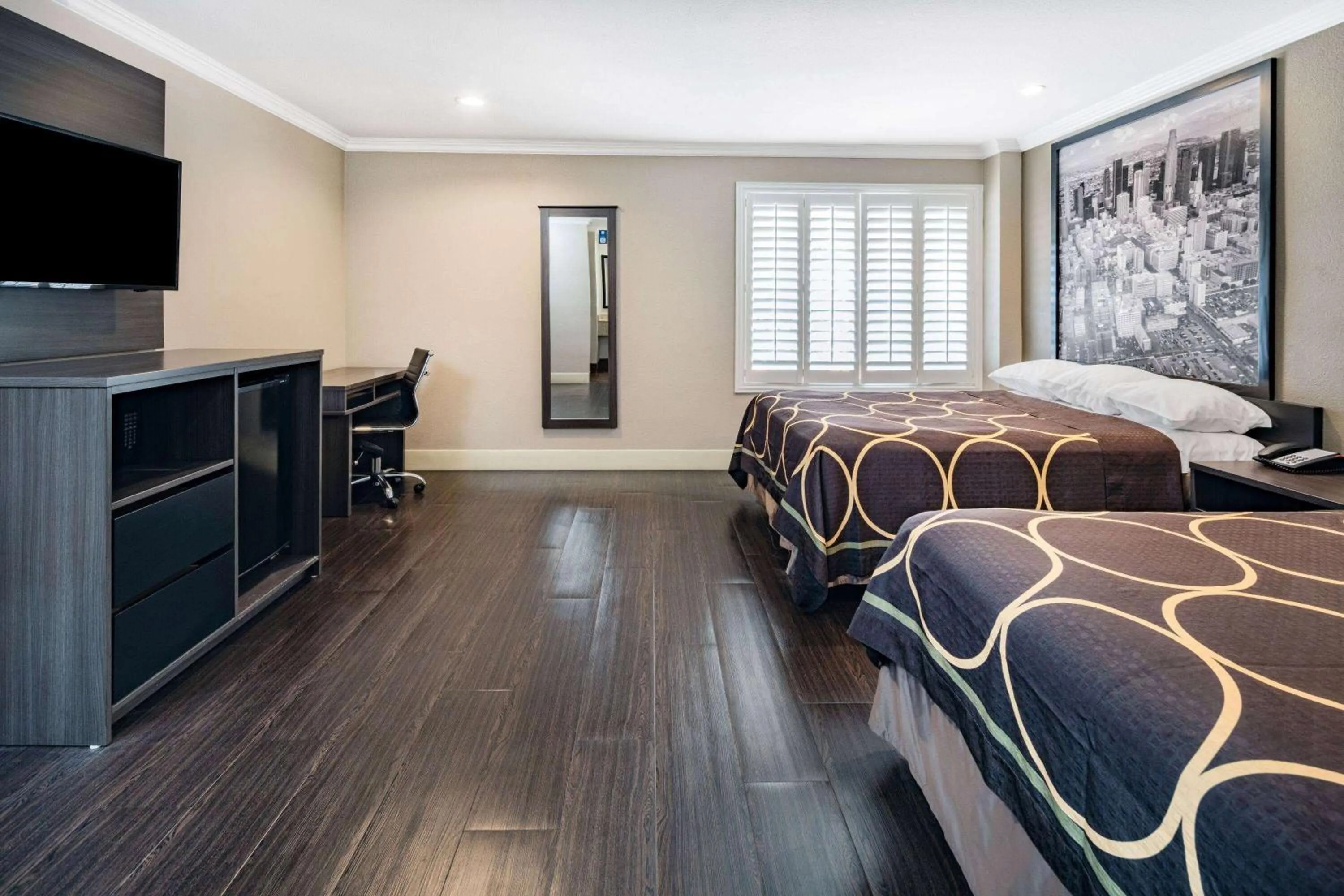 Photo of the whole room, Bed in Super 8 by Wyndham North Hollywood