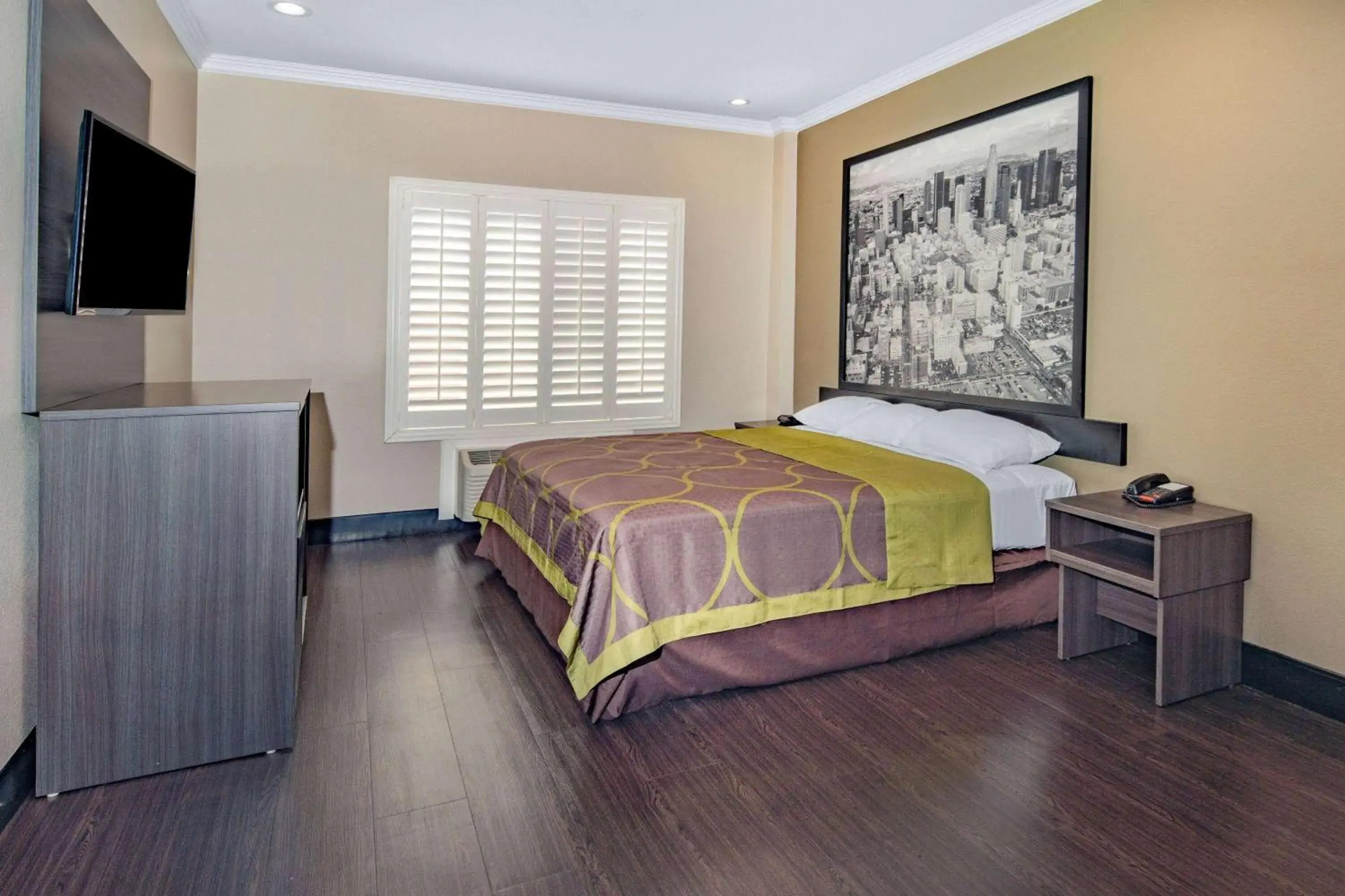 Photo of the whole room, Bed in Super 8 by Wyndham North Hollywood Photo of the whole room, Bed in Super 8 by Wyndham North Hollywood