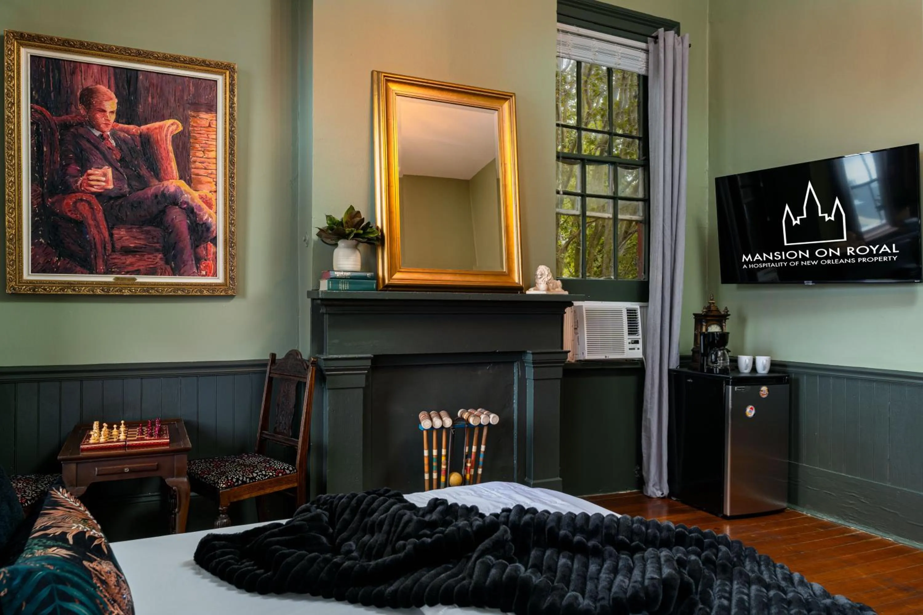 Bed in The Mansion on Royal