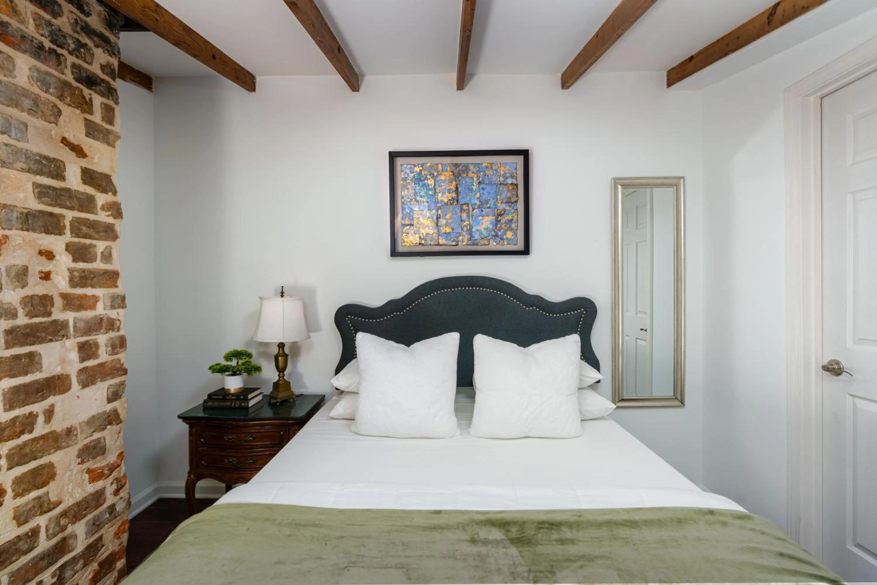 Bed in The Mansion on Royal