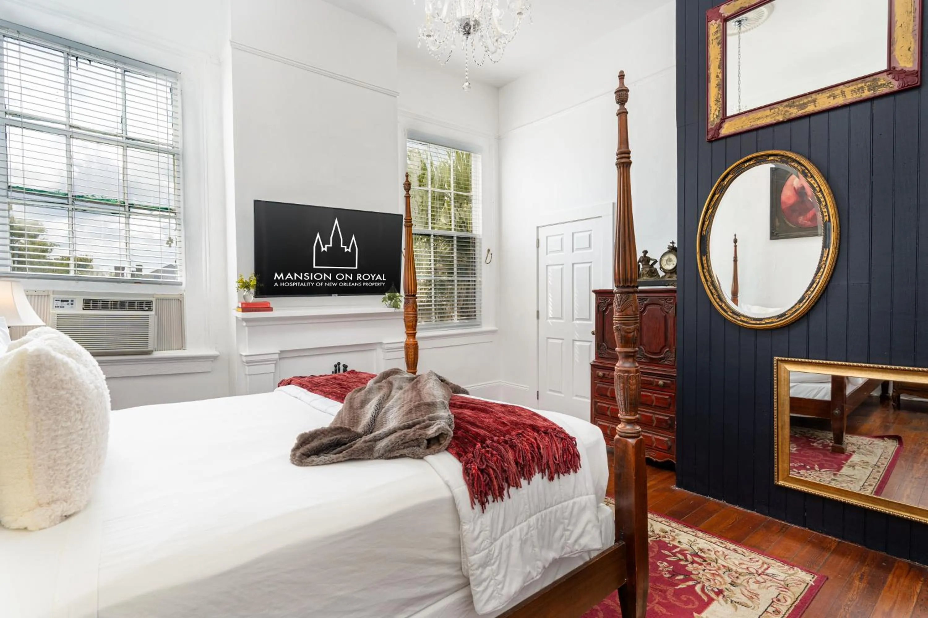 Bed in The Mansion on Royal
