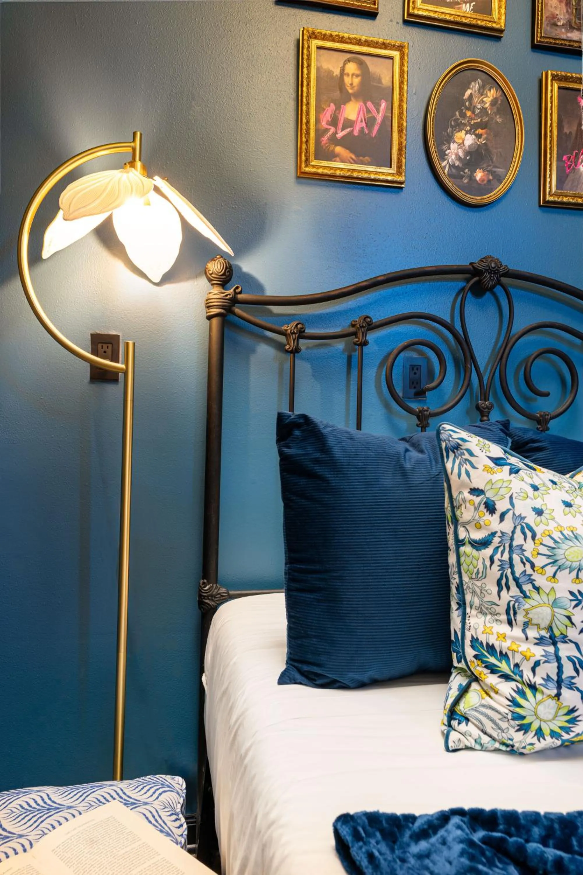 Bed in The Mansion on Royal