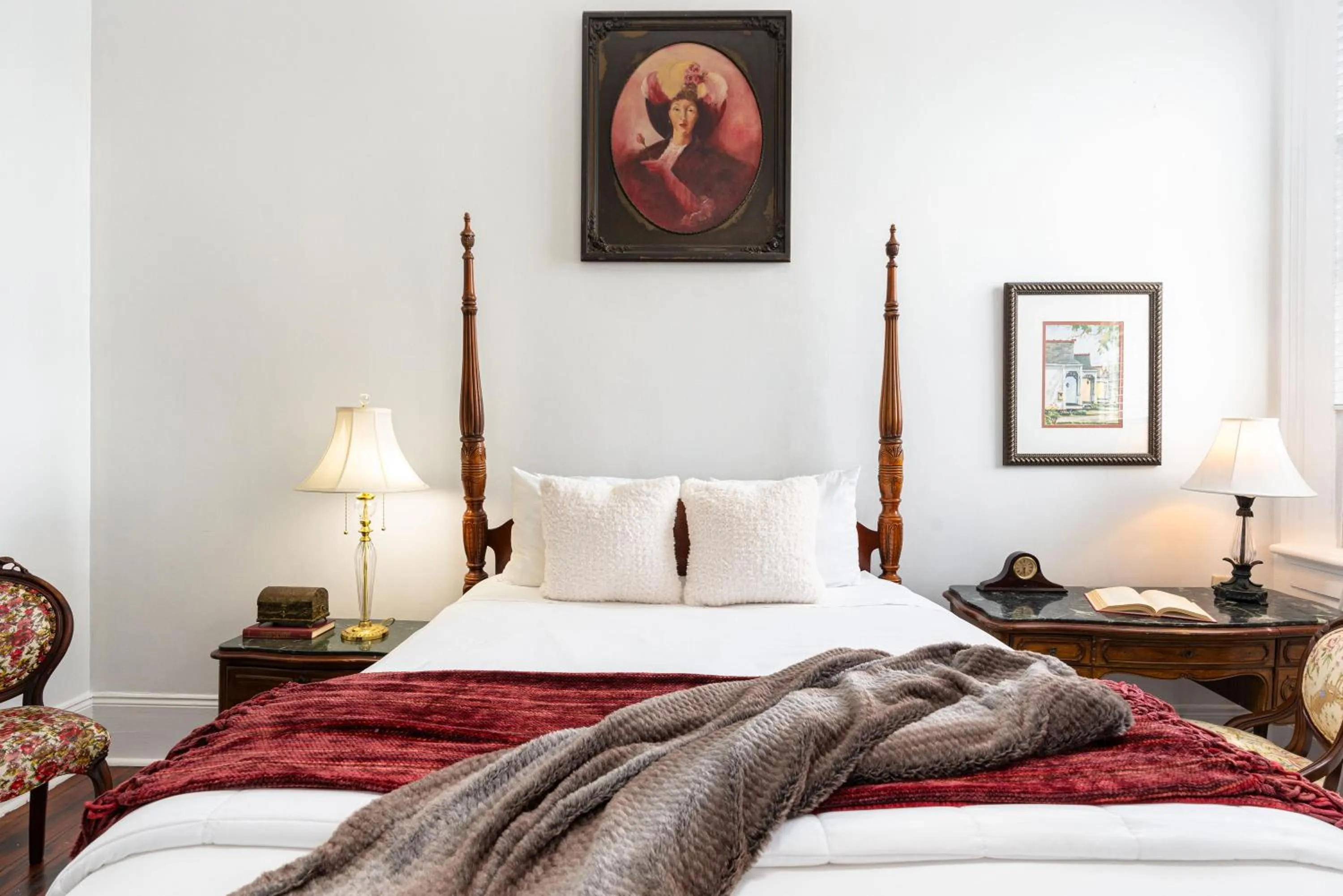 Bed in The Mansion on Royal