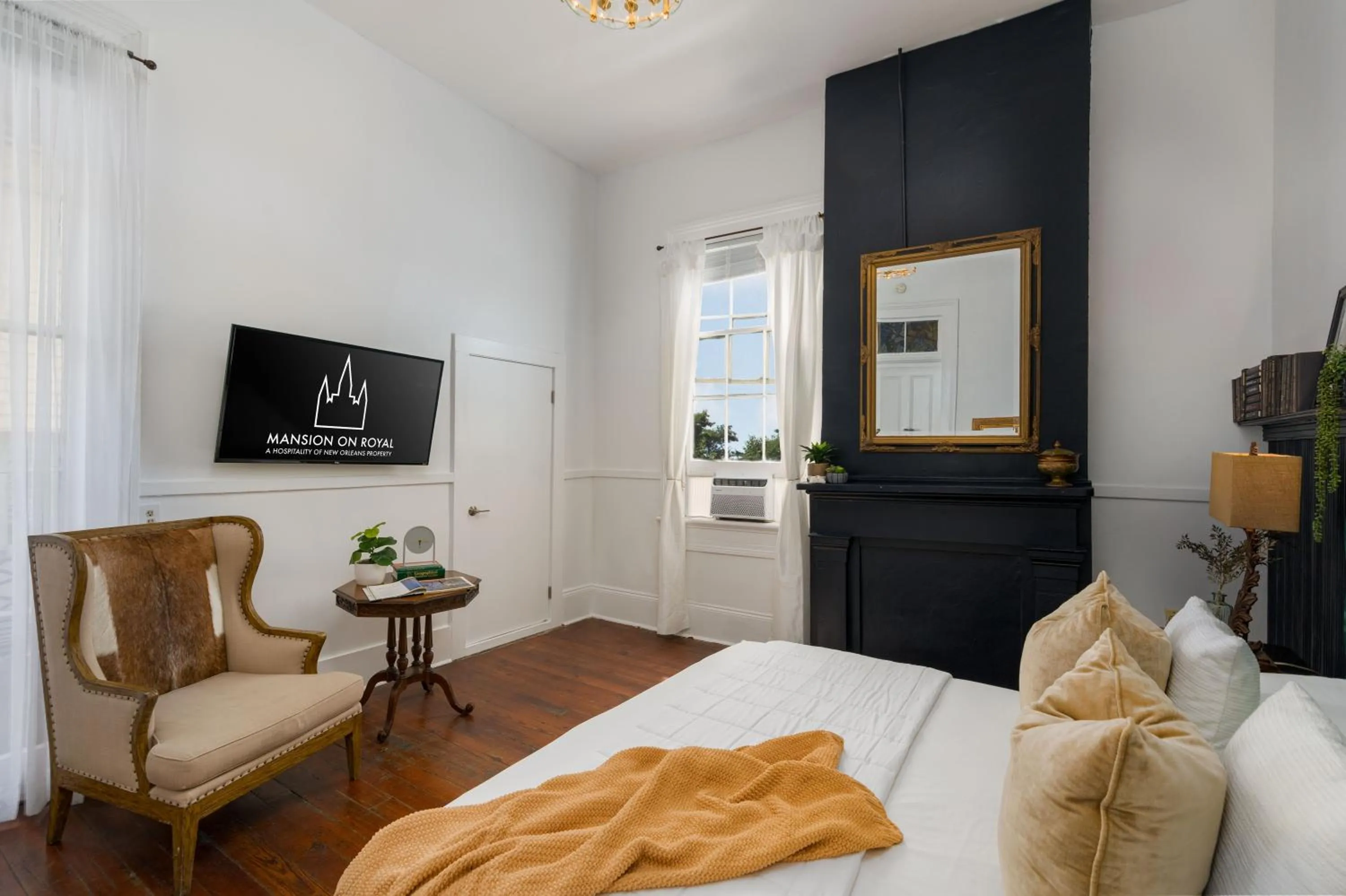 Bed in The Mansion on Royal