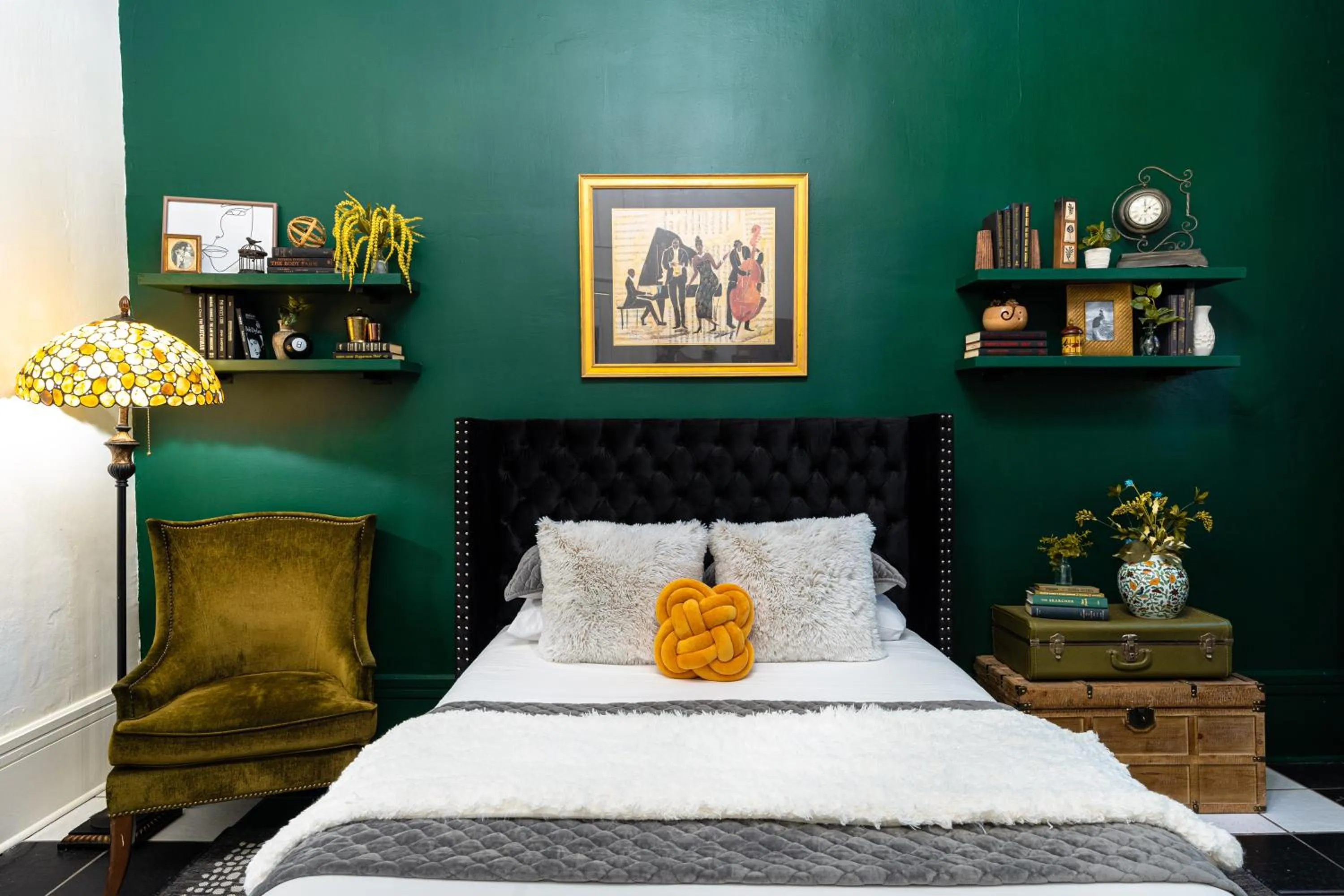 Bed in The Mansion on Royal