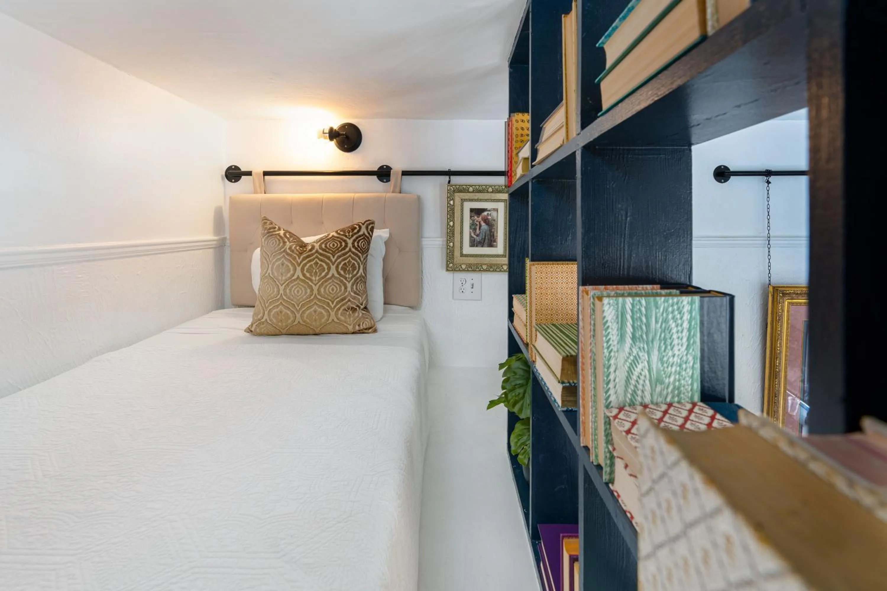 Bed in The Mansion on Royal