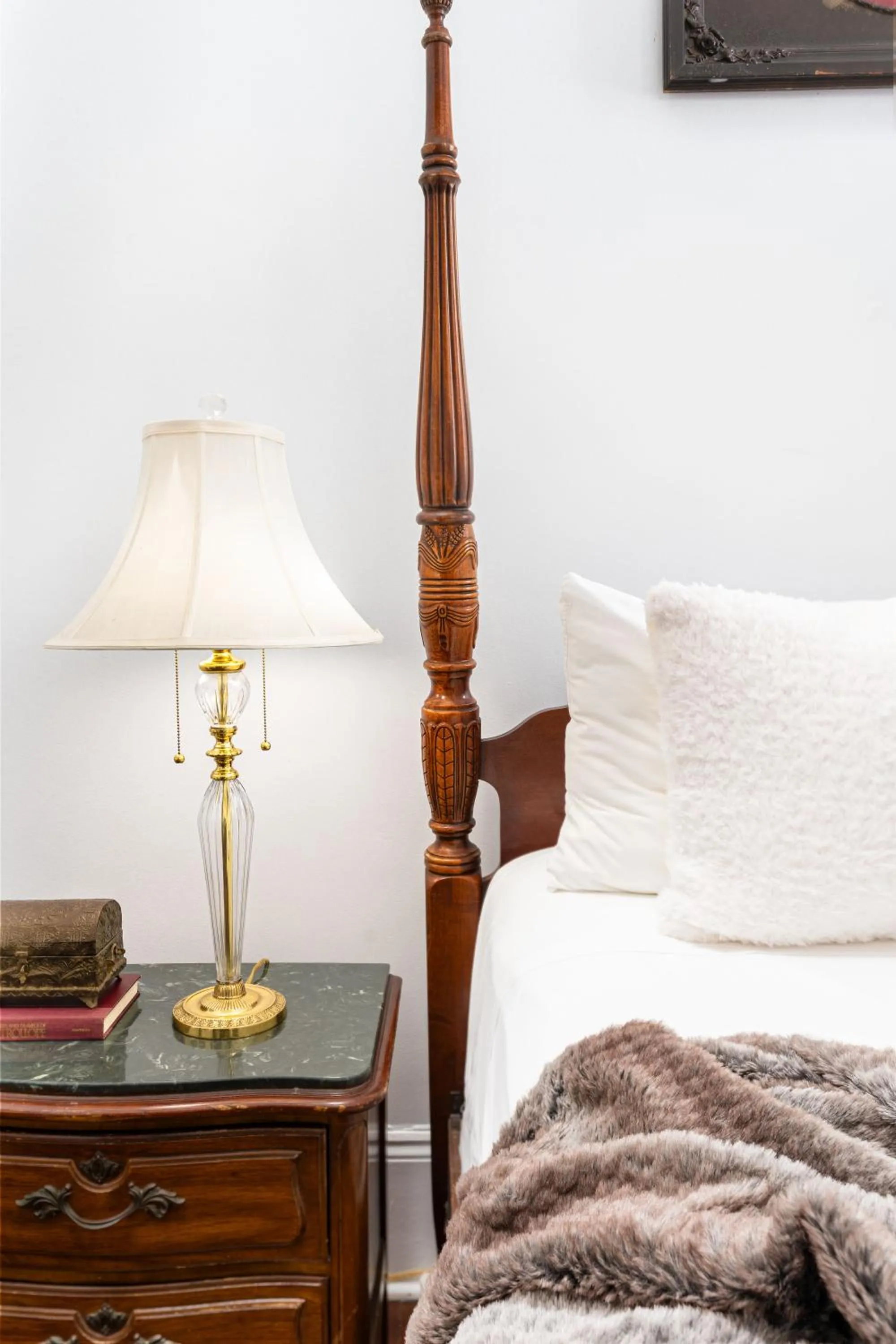 Bed in The Mansion on Royal