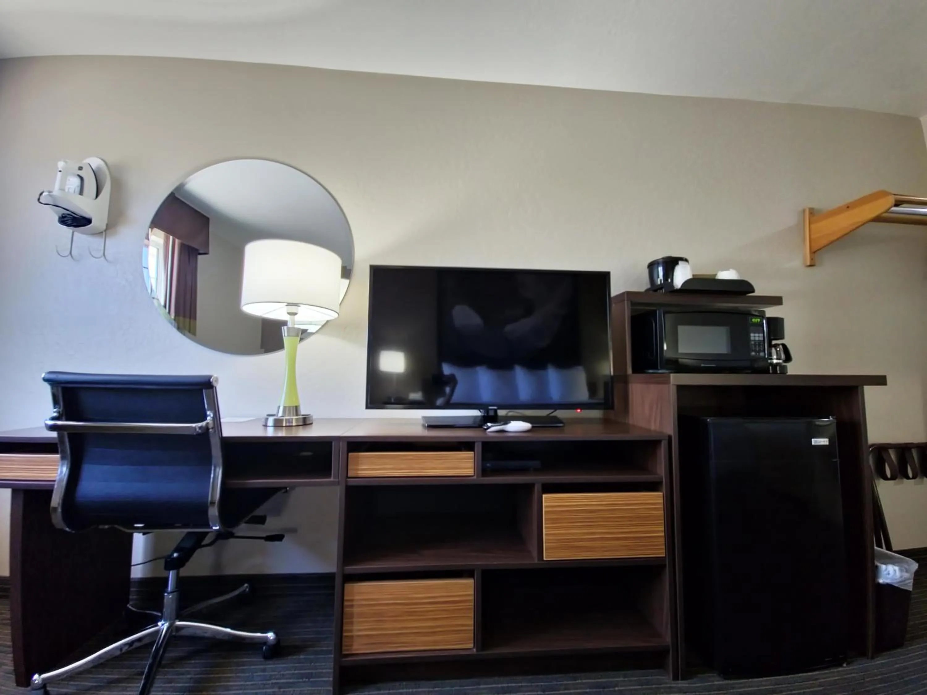 TV and multimedia in Super 8 by Wyndham Wickenburg AZ