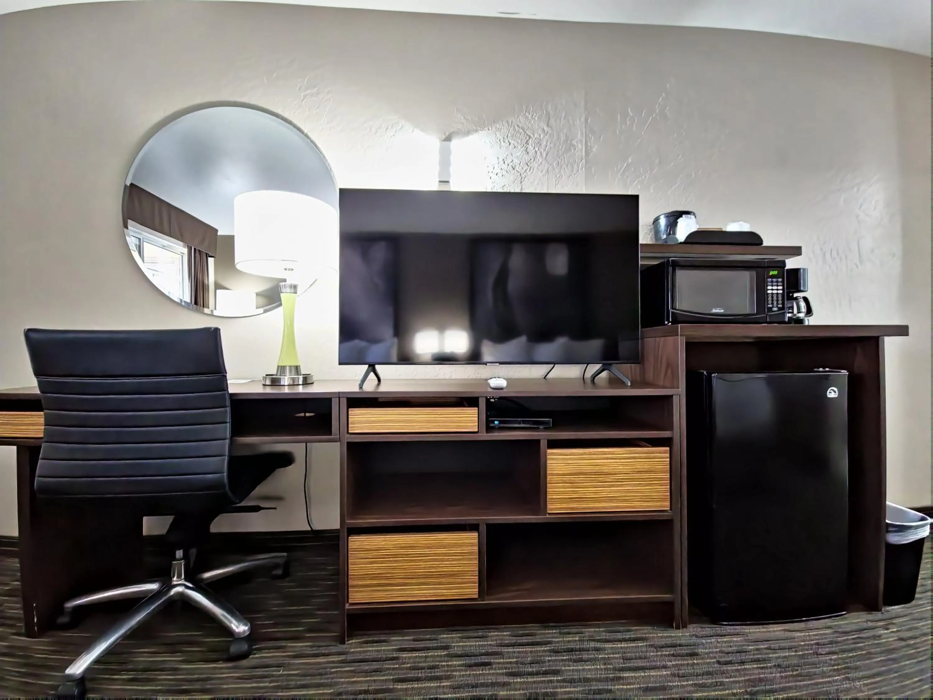 TV and multimedia in Super 8 by Wyndham Wickenburg AZ