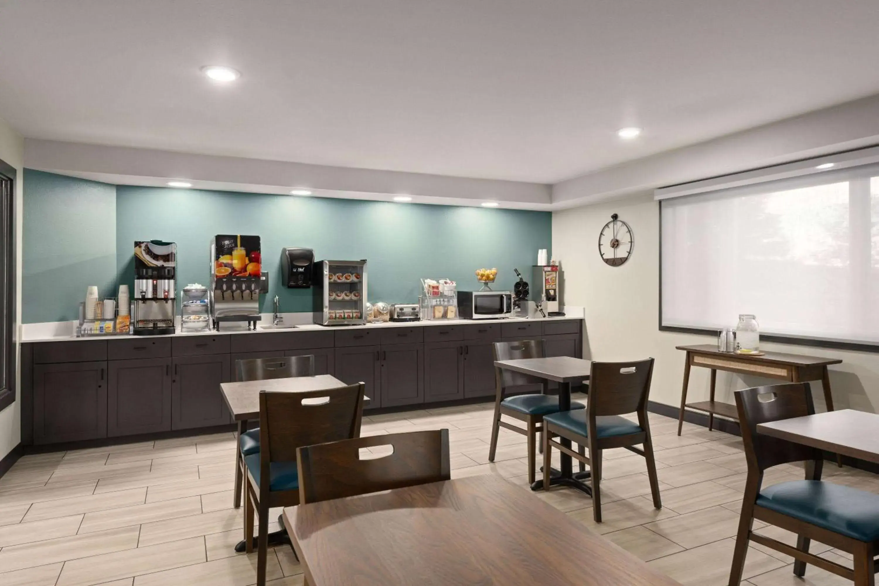 Breakfast in Super 8 by Wyndham Big Timber Breakfast in Super 8 by Wyndham Big Timber