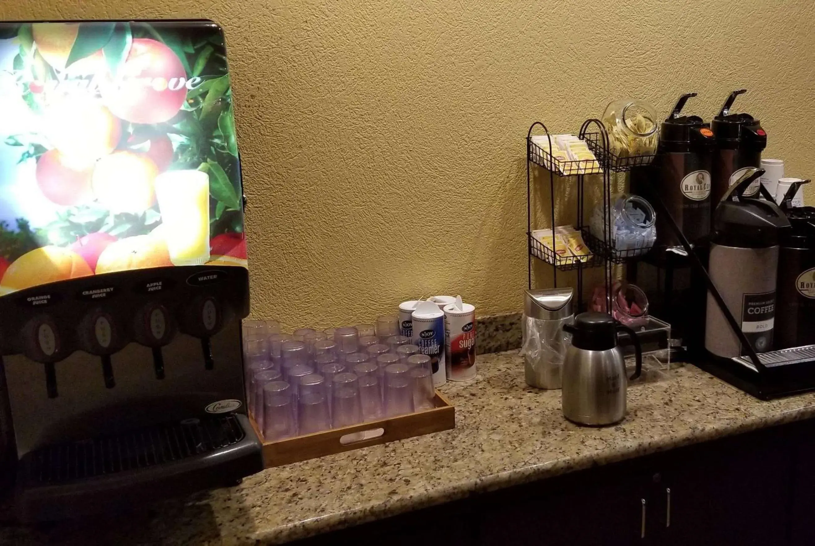 Breakfast in Ramada by Wyndham Houston Intercontinental Airport East Breakfast in Ramada by Wyndham Houston Intercontinental Airport East