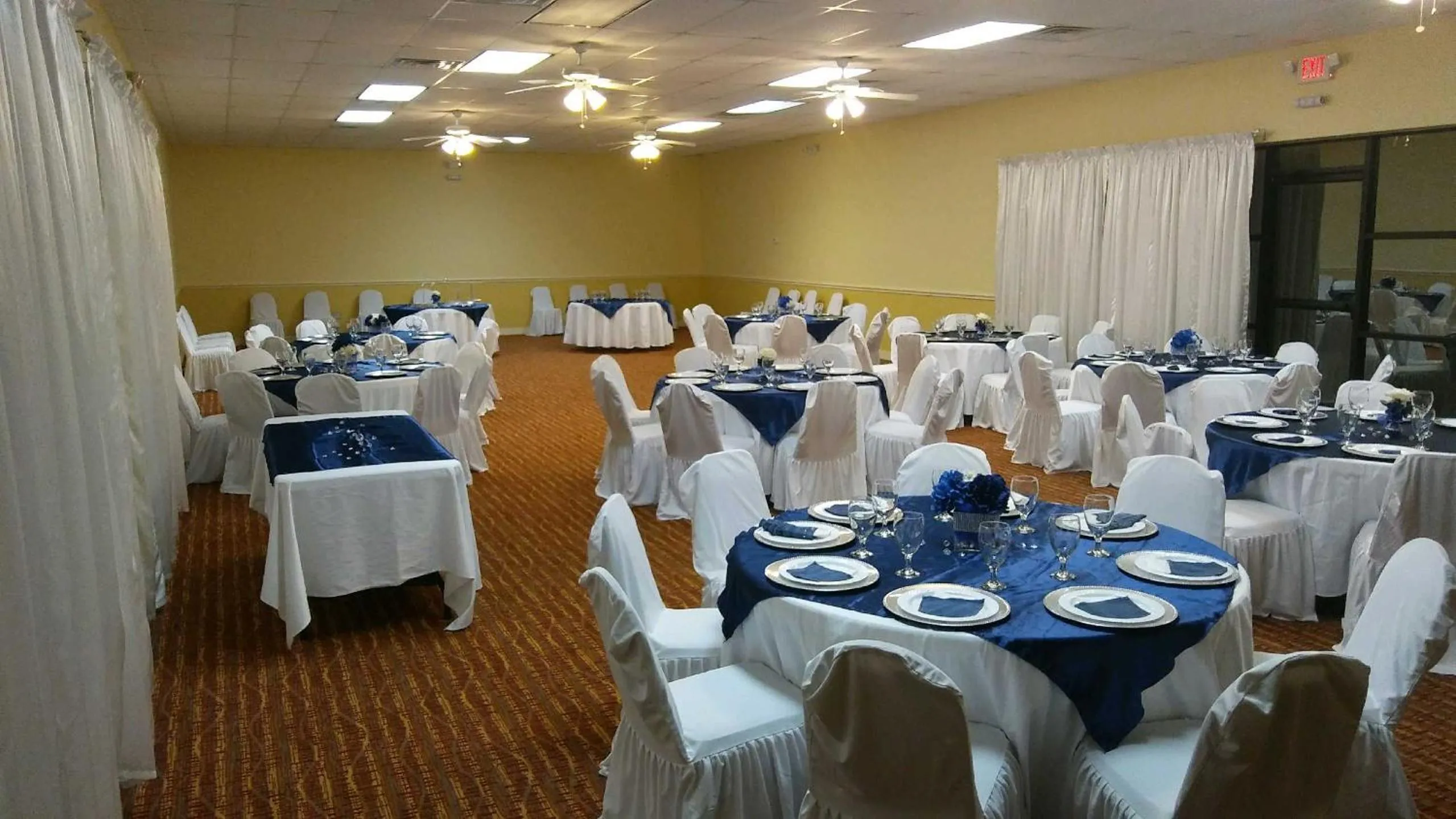 Banquet/Function facilities in Ramada by Wyndham Houston Intercontinental Airport East
