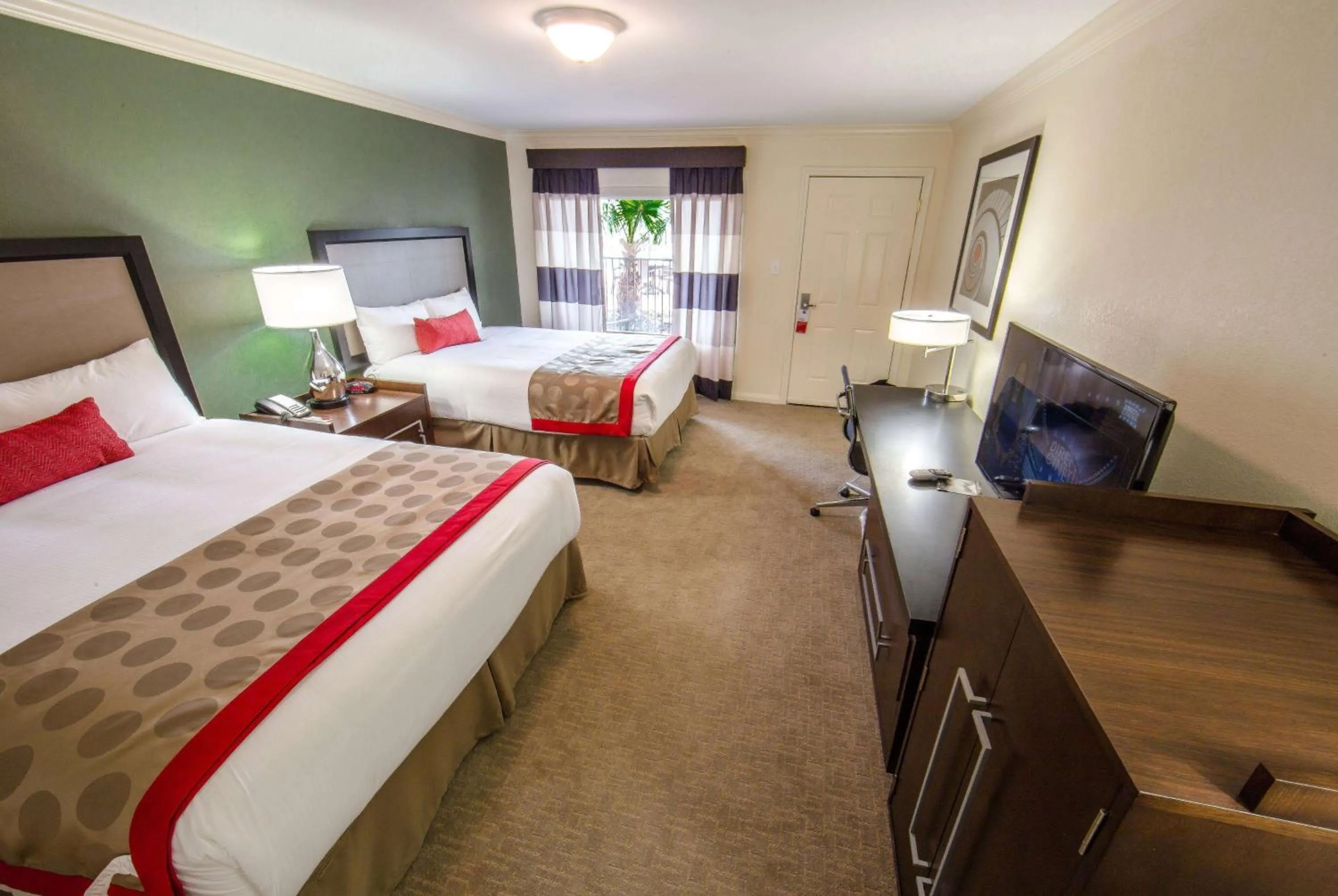 Photo of the whole room, Bed in Ramada by Wyndham Houston Intercontinental Airport East