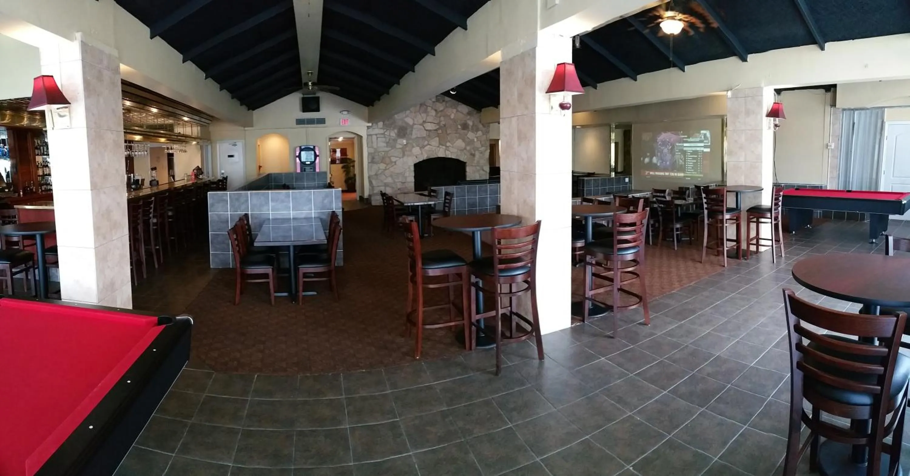 Lounge or bar in Ramada by Wyndham Houston Intercontinental Airport East