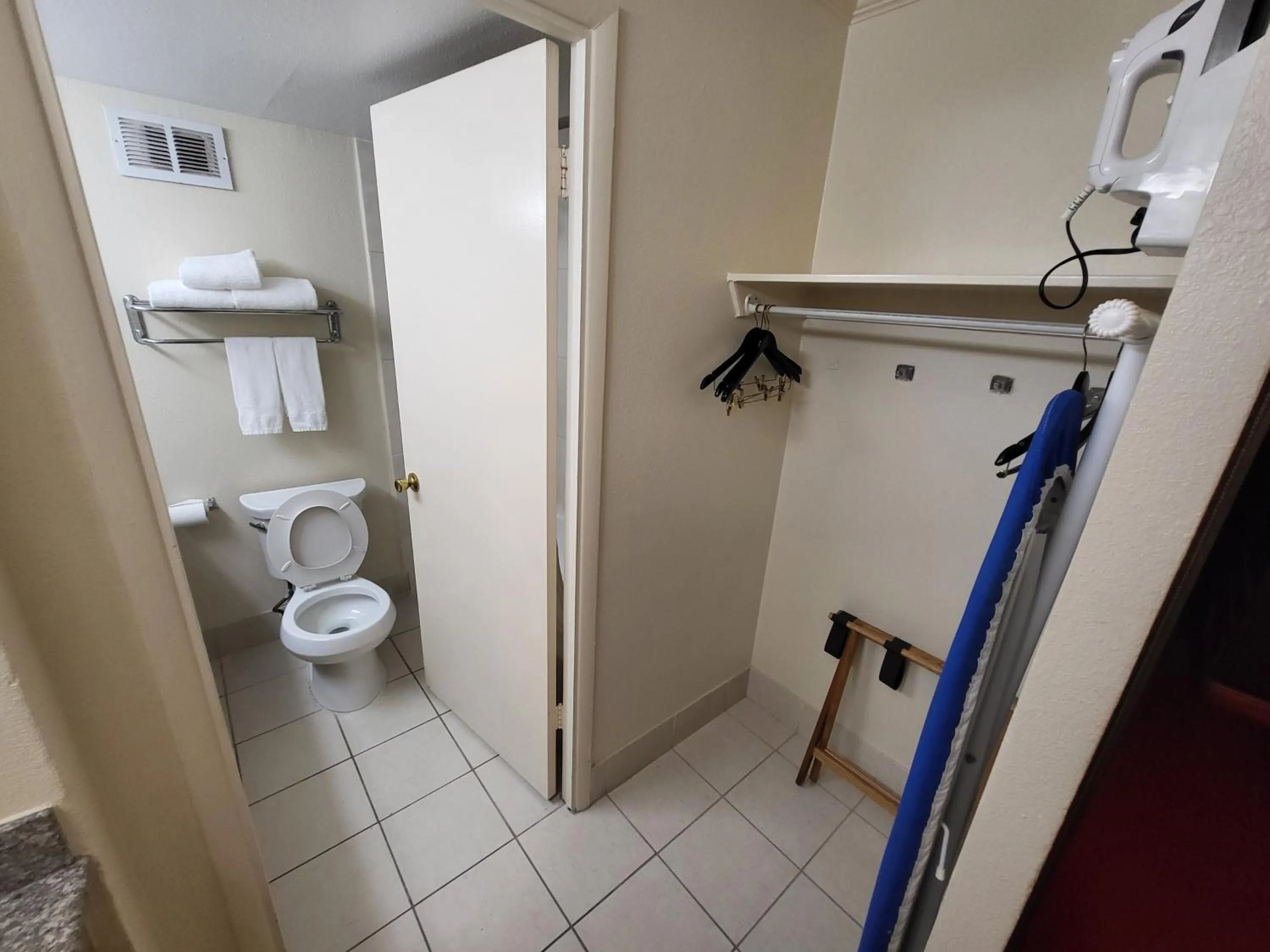 Bathroom in Ramada by Wyndham Houston Intercontinental Airport East