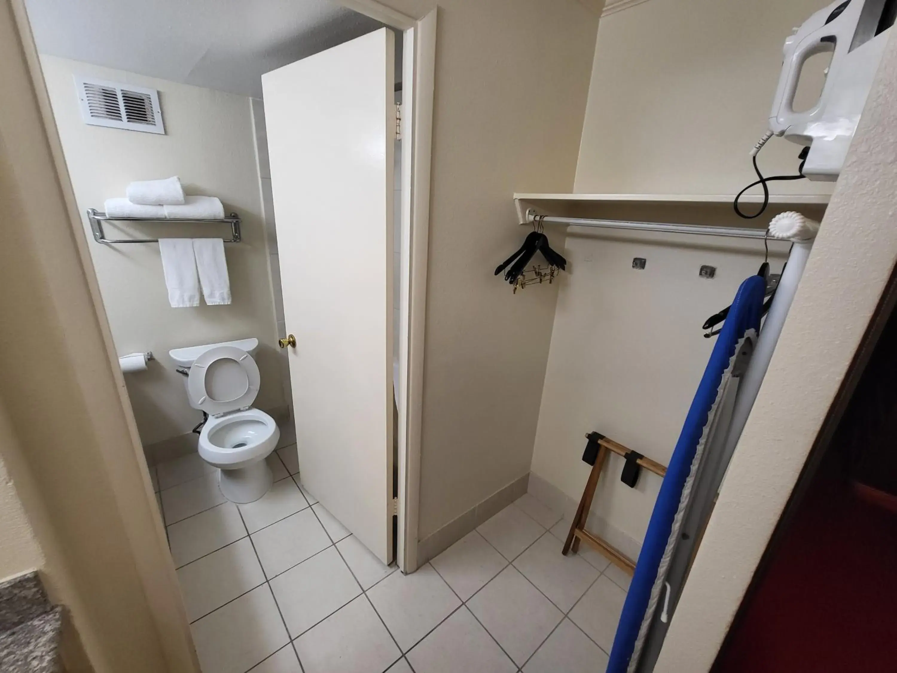 Bathroom in Ramada by Wyndham Houston Intercontinental Airport East Bathroom in Ramada by Wyndham Houston Intercontinental Airport East