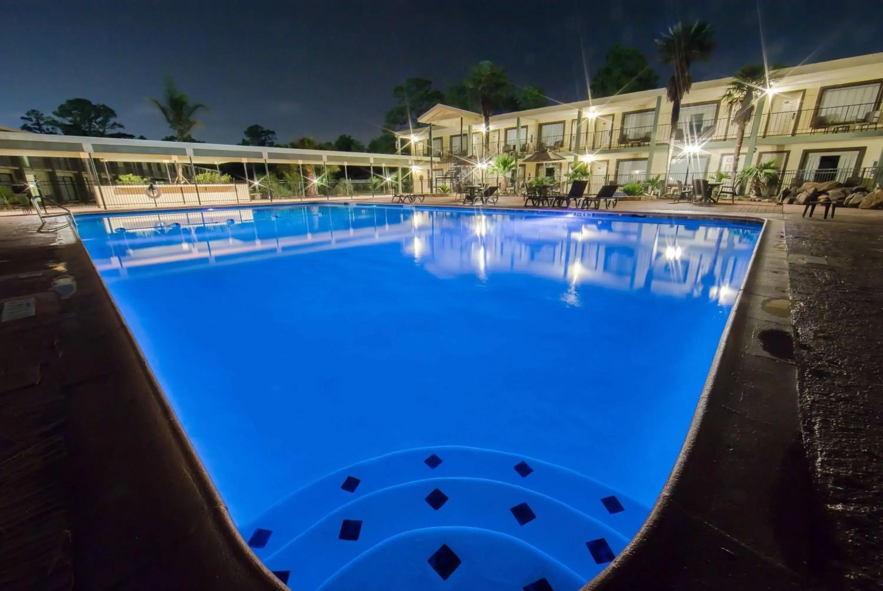 Pool view in Ramada by Wyndham Houston Intercontinental Airport East Pool view in Ramada by Wyndham Houston Intercontinental Airport East