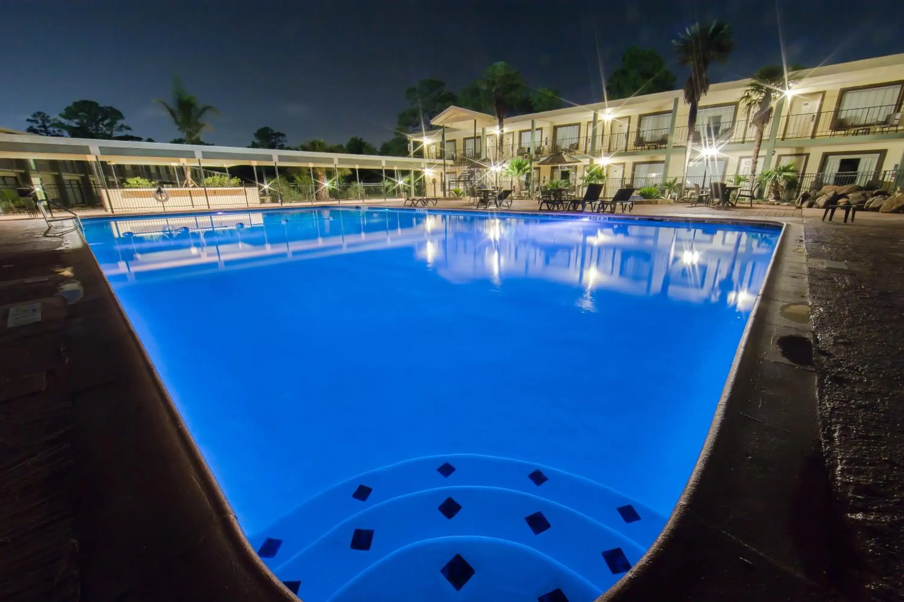 Swimming pool in Ramada by Wyndham Houston Intercontinental Airport East Swimming pool in Ramada by Wyndham Houston Intercontinental Airport East
