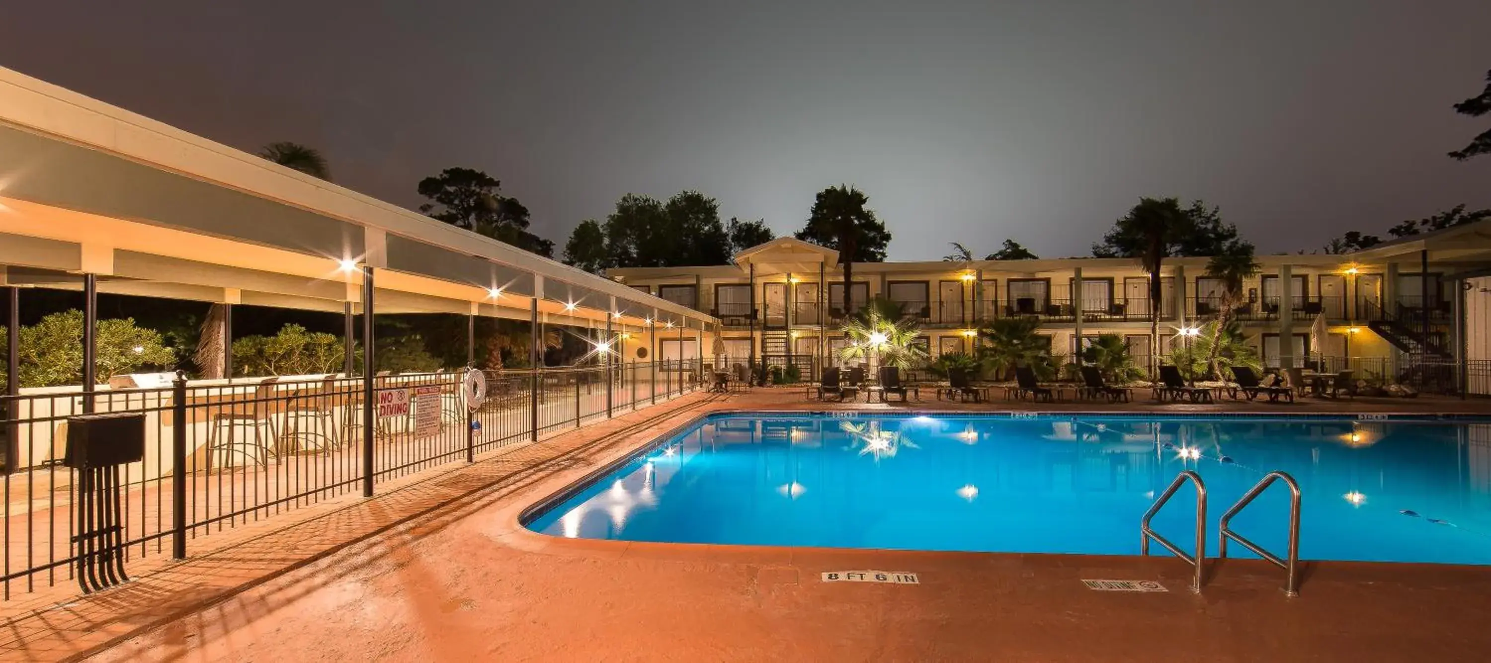 Swimming pool in Ramada by Wyndham Houston Intercontinental Airport East Swimming pool in Ramada by Wyndham Houston Intercontinental Airport East
