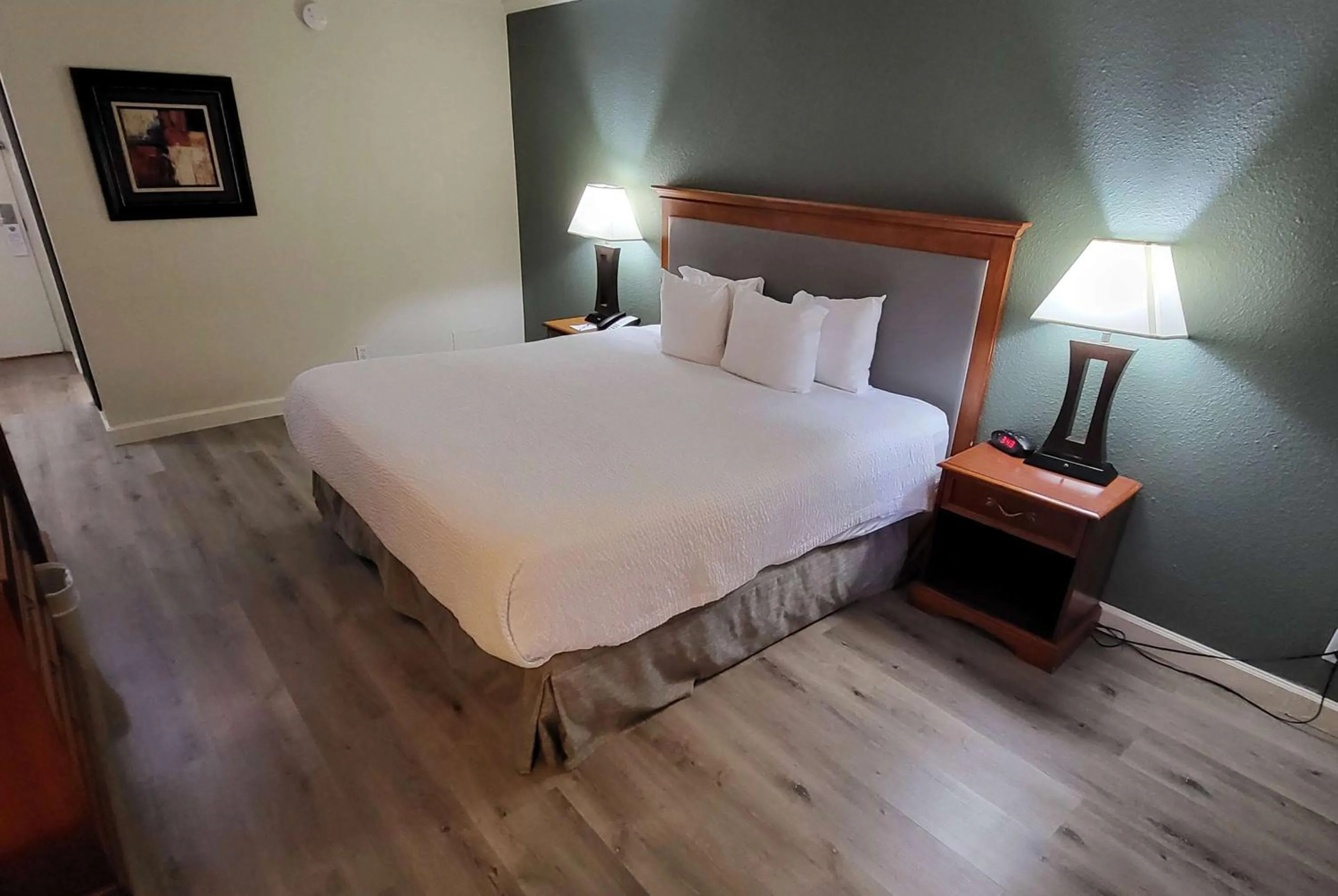 Photo of the whole room, Bed in Ramada by Wyndham Houston Intercontinental Airport East