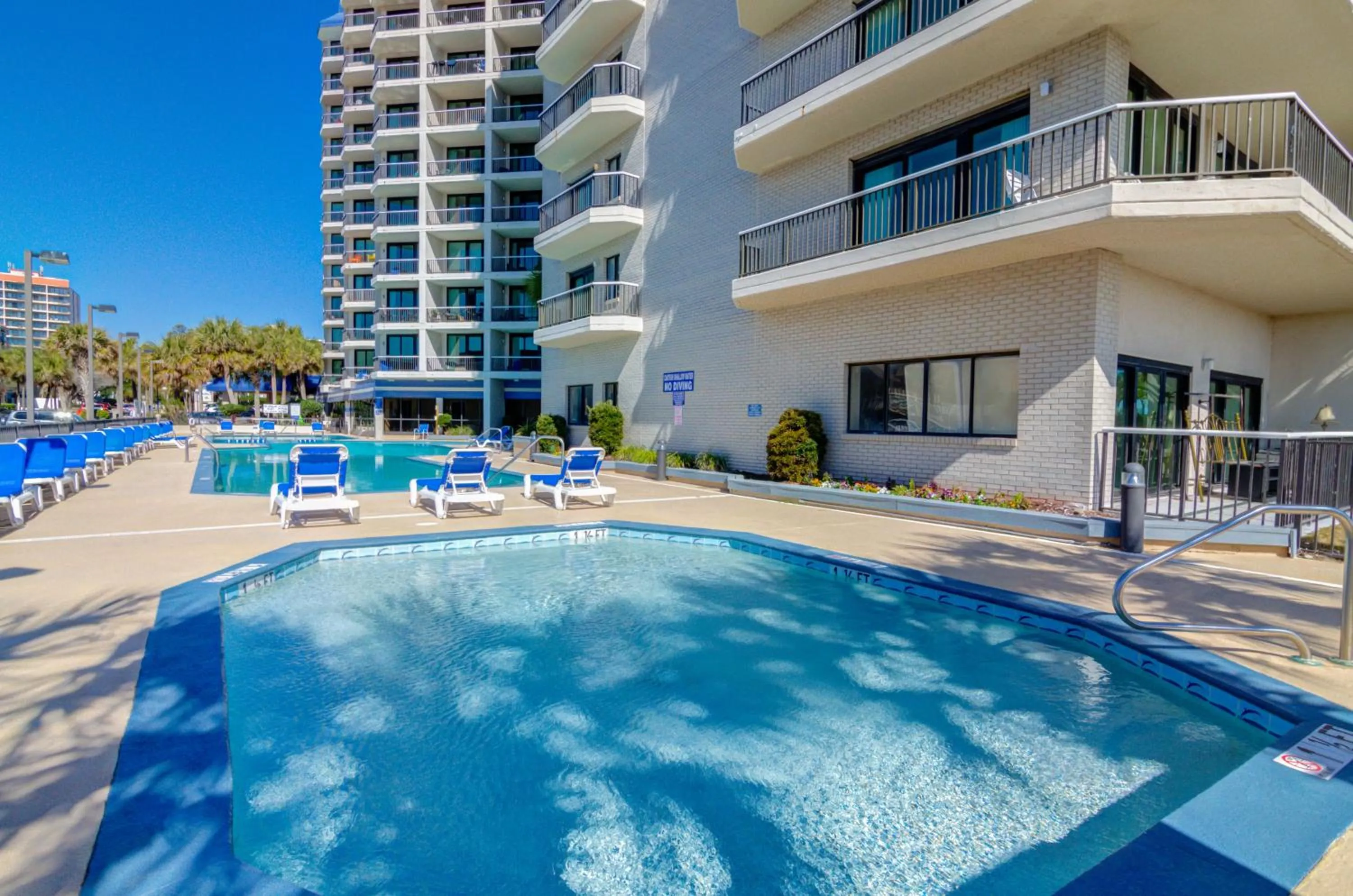 Swimming pool in Carolina Winds