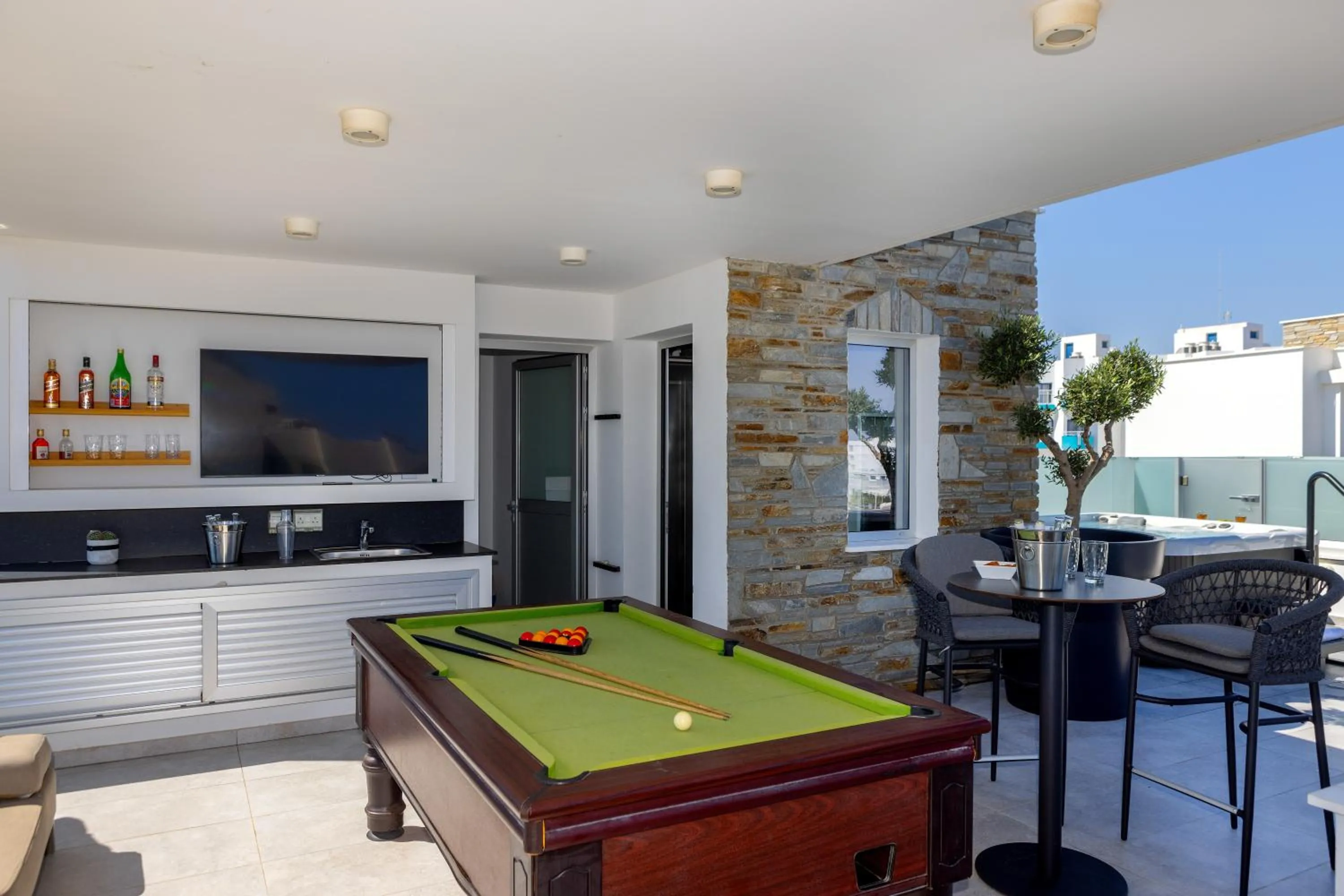 Patio in Fig Tree Bay Residences 7
