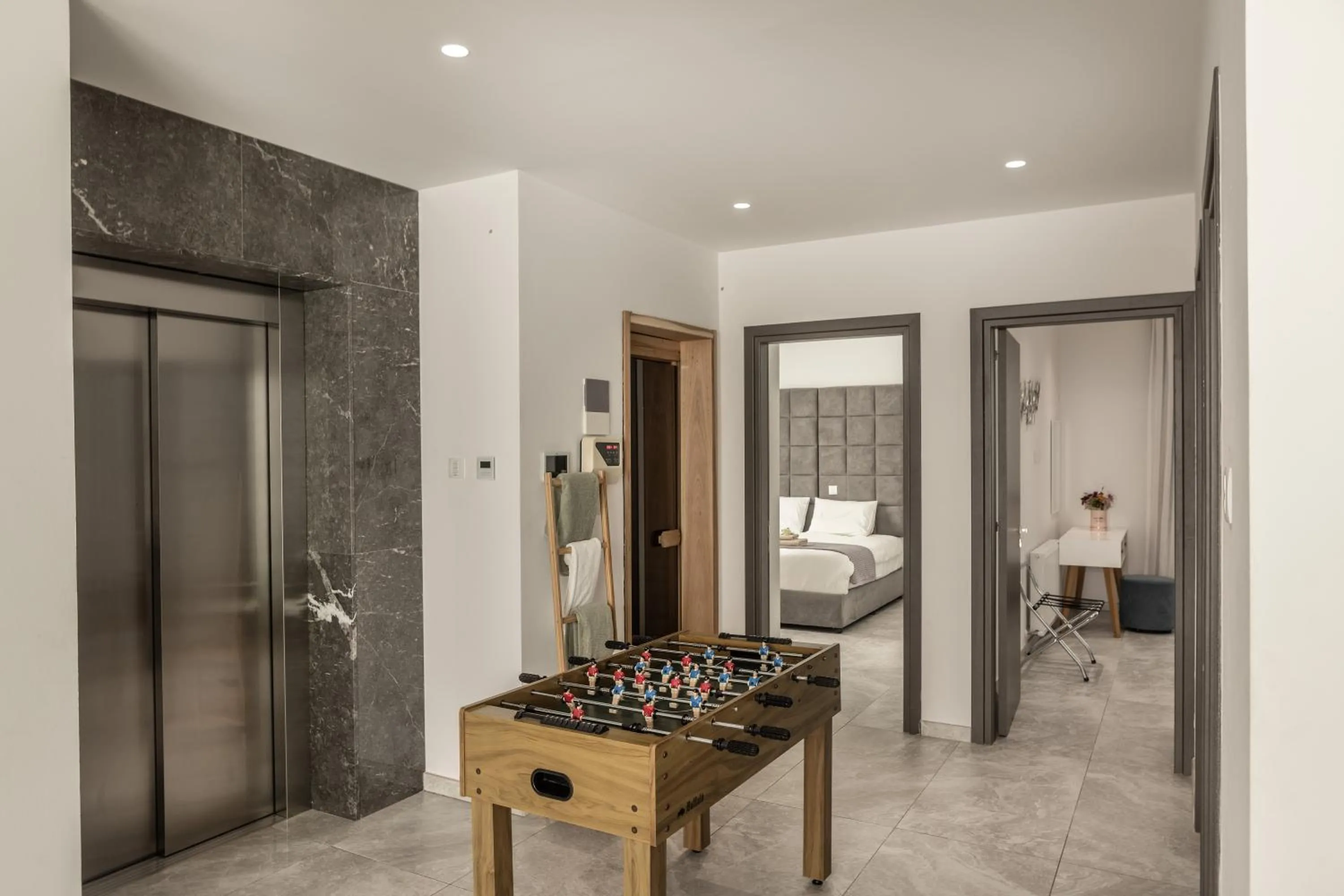 Living room in Fig Tree Bay Residences 7