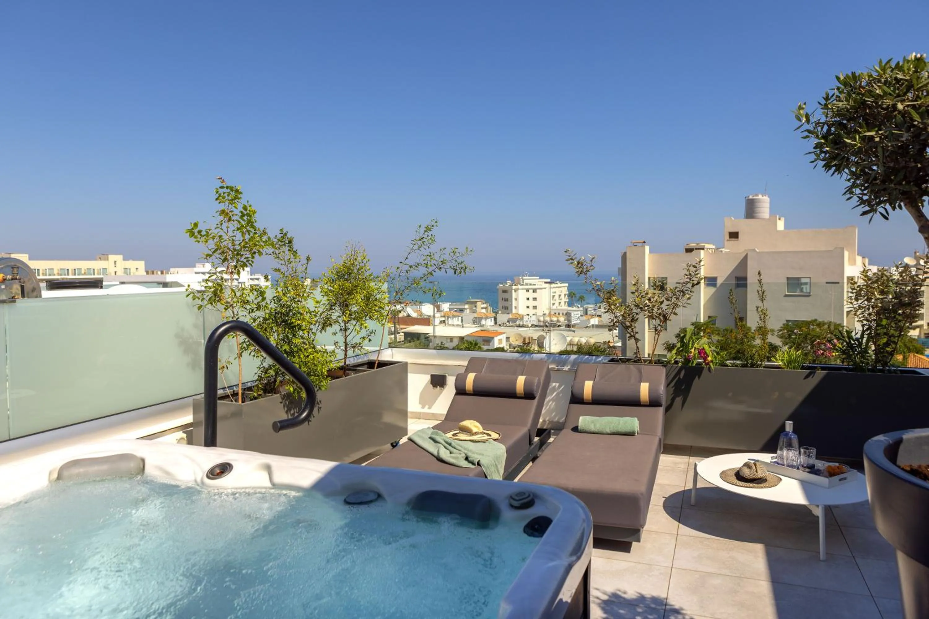 Property building in Fig Tree Bay Residences 7