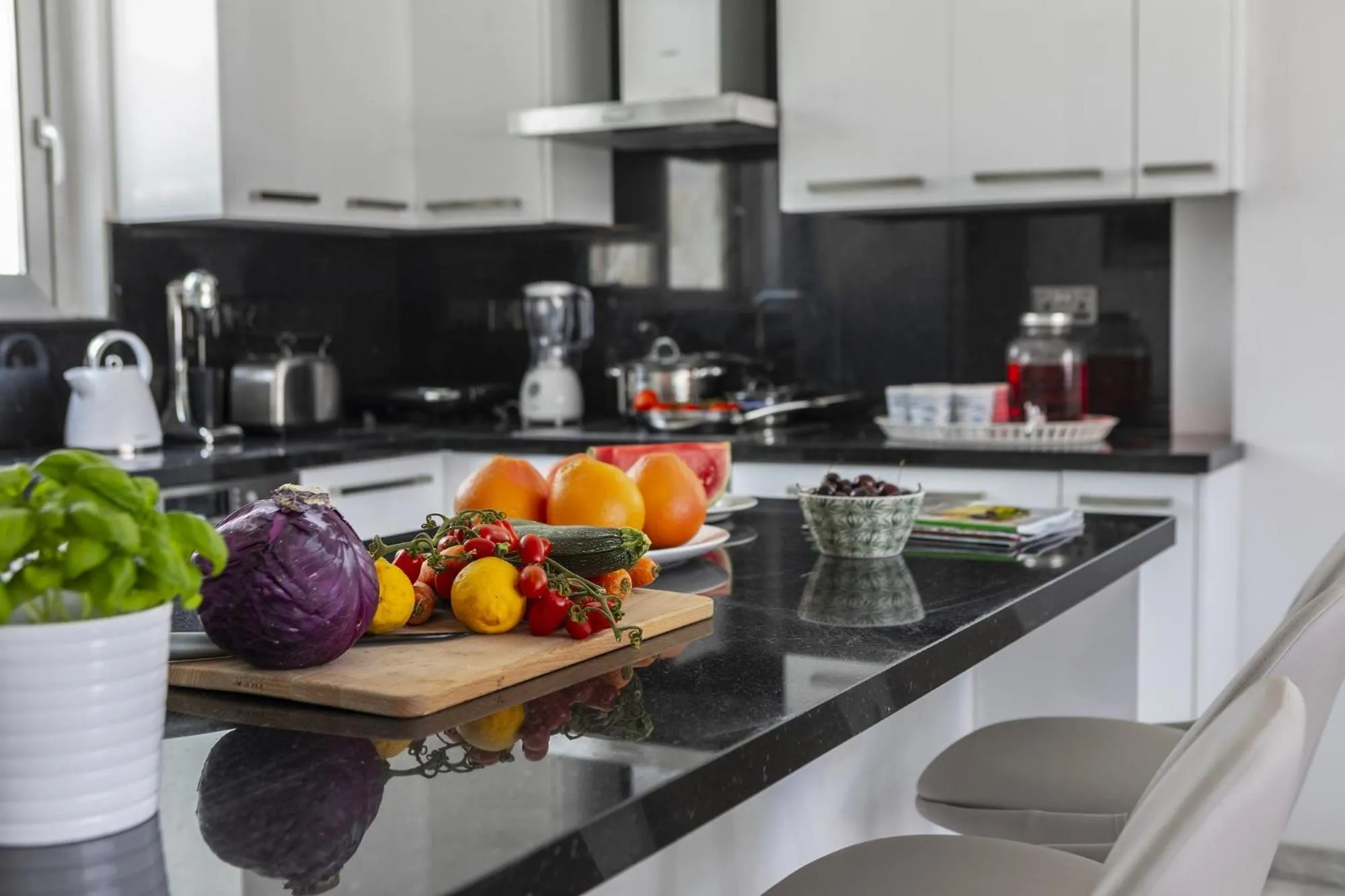 Kitchen or kitchenette in Fig Tree Bay Residences 7