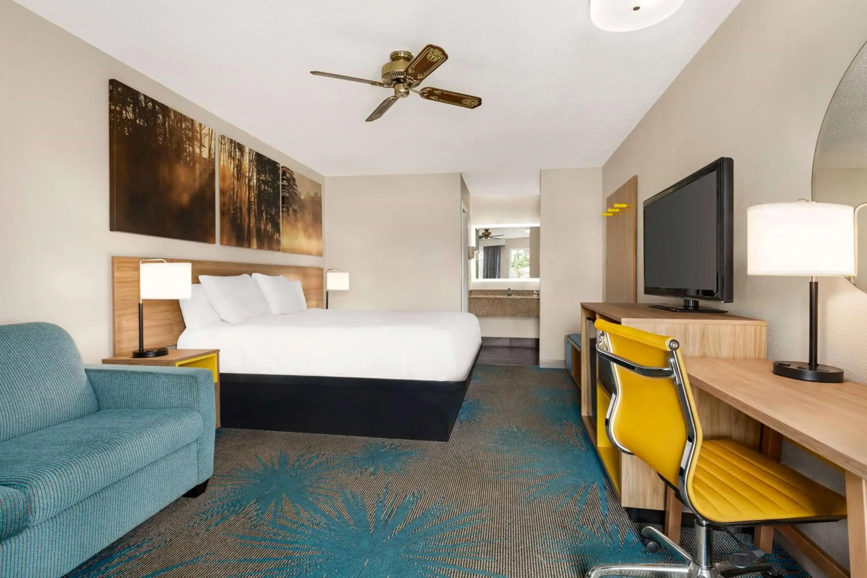 Bedroom, Bed in Days Inn by Wyndham Demopolis Bedroom, Bed in Days Inn by Wyndham Demopolis