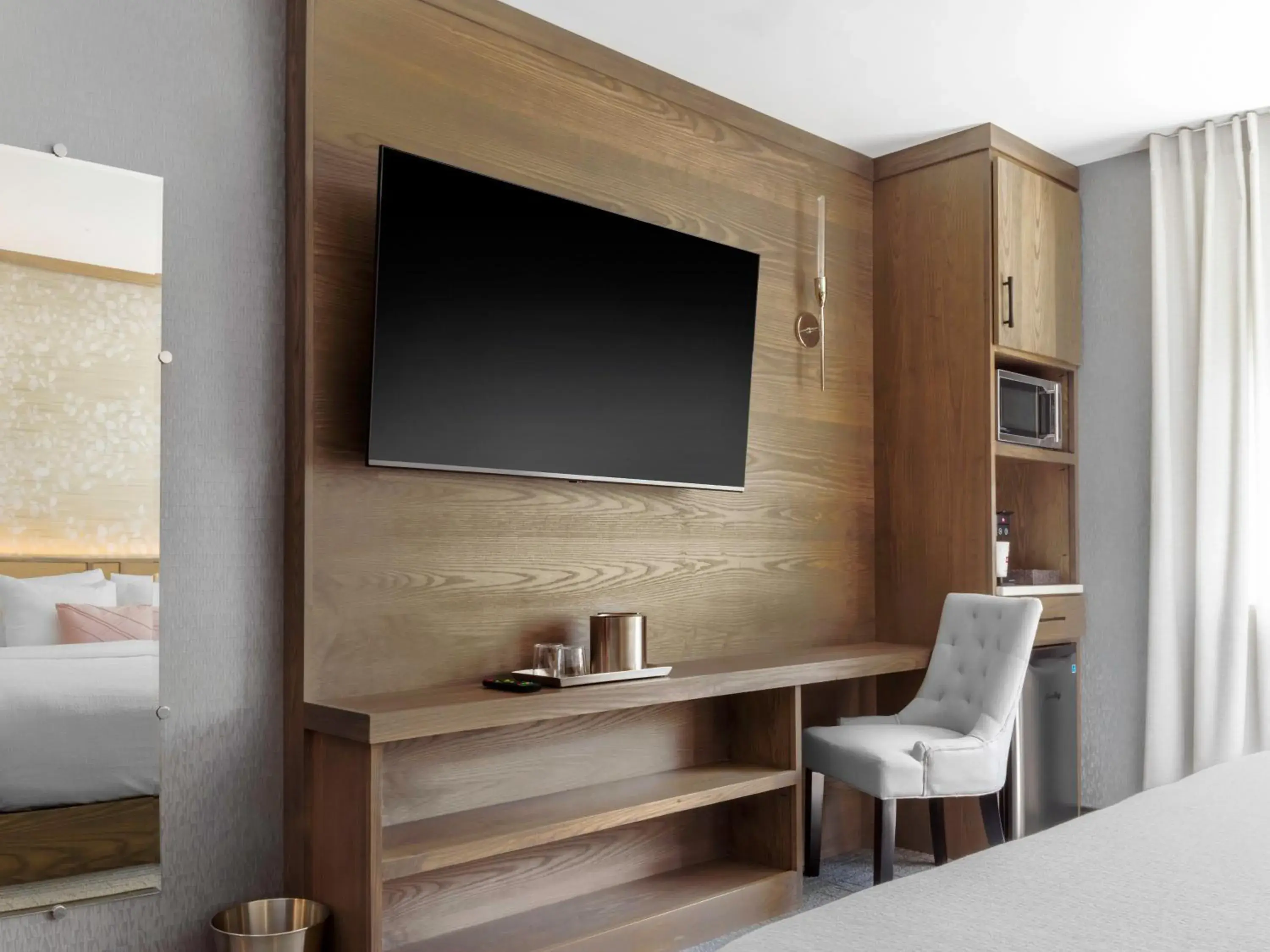 Bedroom, Bed in voco Niagara Falls - The Cadence by IHG Bedroom, Bed in voco Niagara Falls - The Cadence by IHG