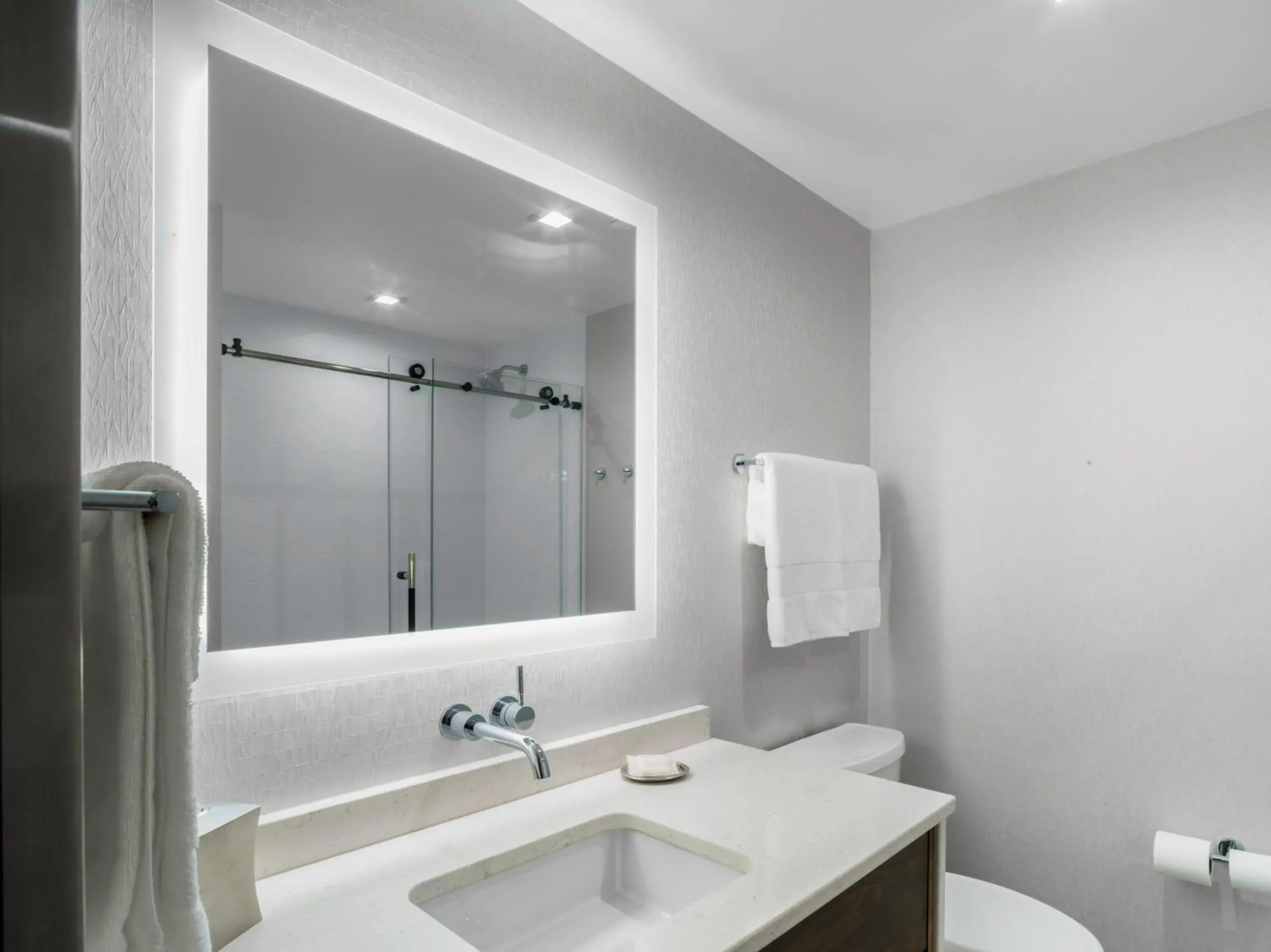 Bathroom in voco Niagara Falls - The Cadence by IHG Bathroom in voco Niagara Falls - The Cadence by IHG