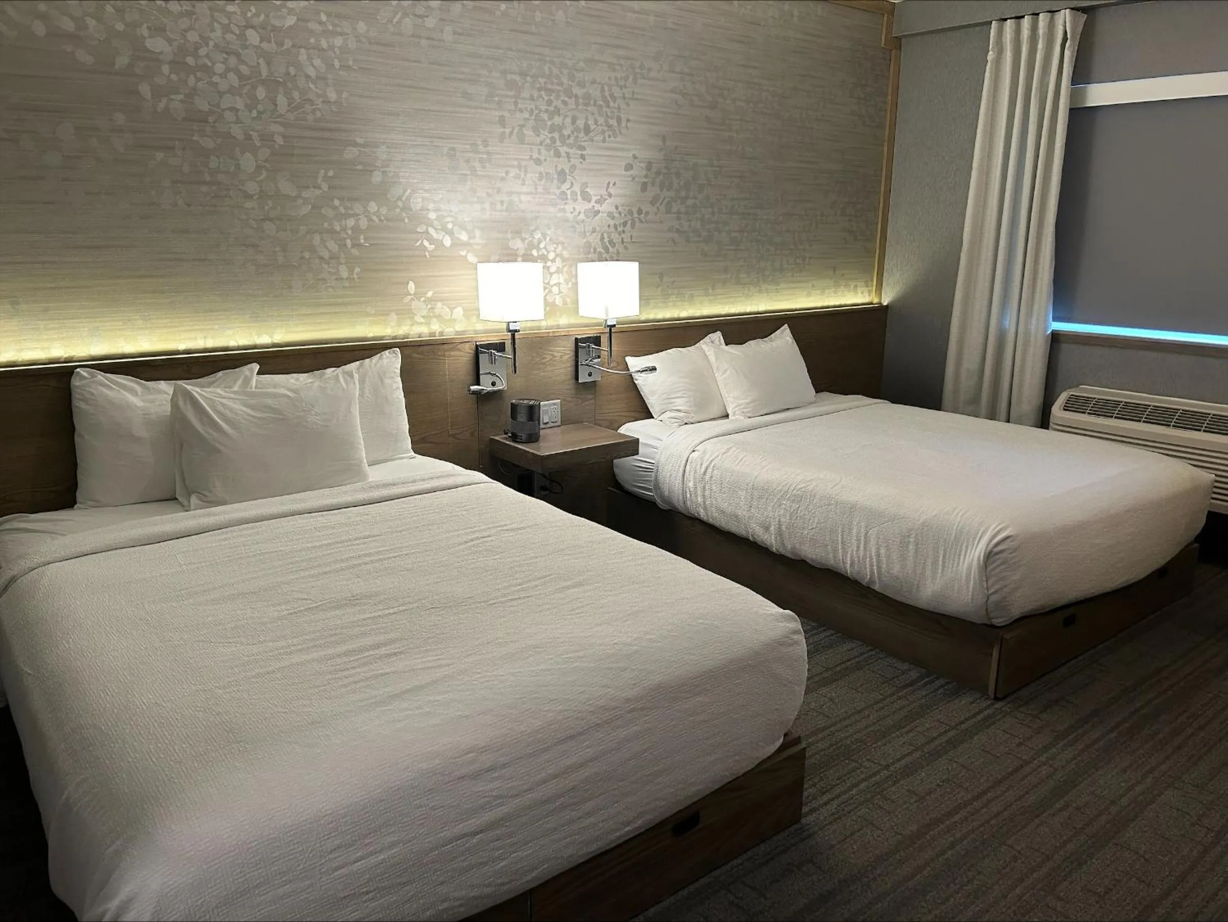 Photo of the whole room, Bed in voco Niagara Falls - The Cadence by IHG