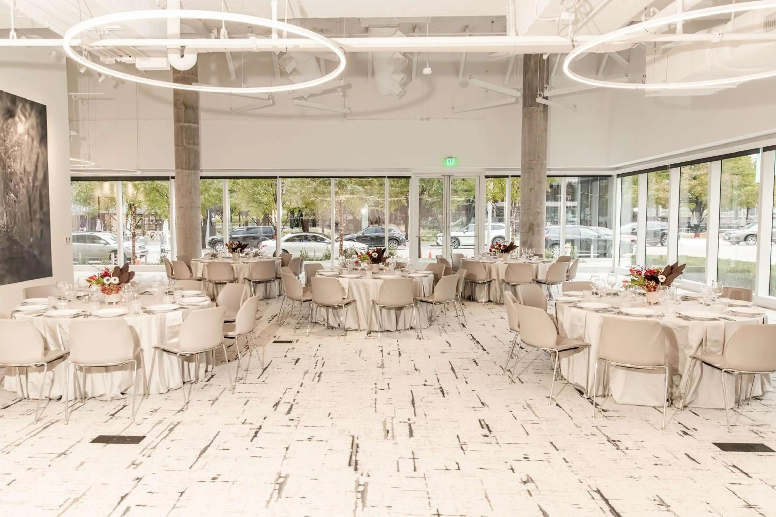 Meeting/conference room in HALL Arts Hotel Dallas, Curio Collection by Hilton