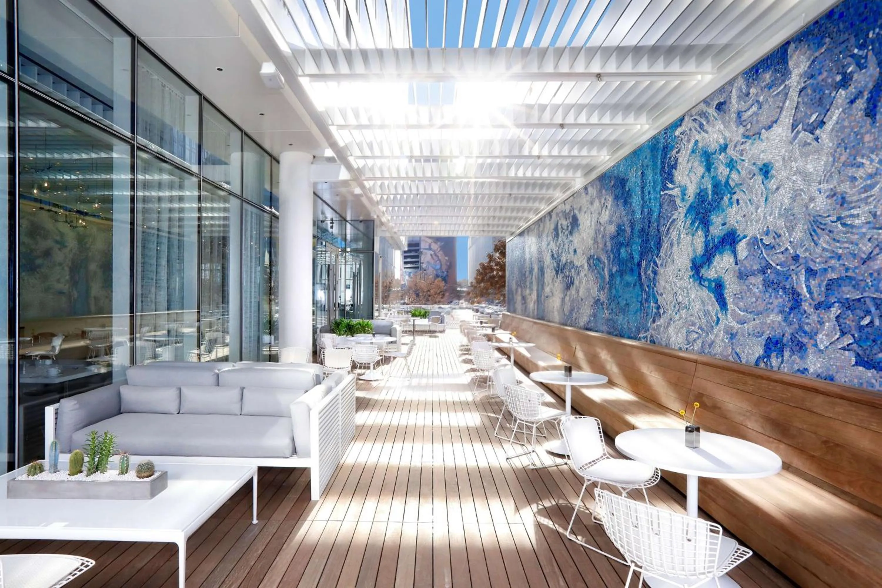 Restaurant/places to eat in HALL Arts Hotel Dallas, Curio Collection by Hilton