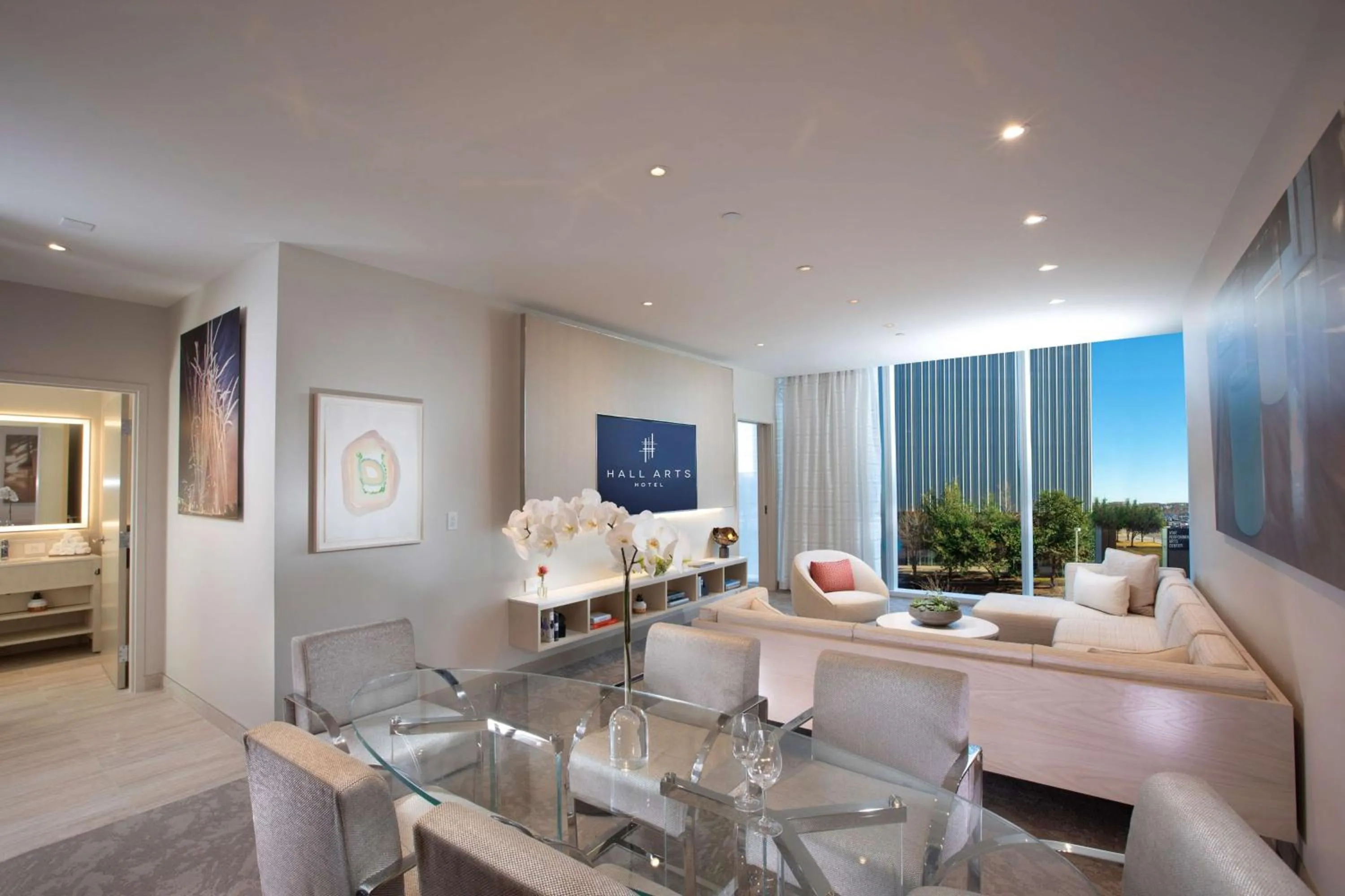 Living room in HALL Arts Hotel Dallas, Curio Collection by Hilton