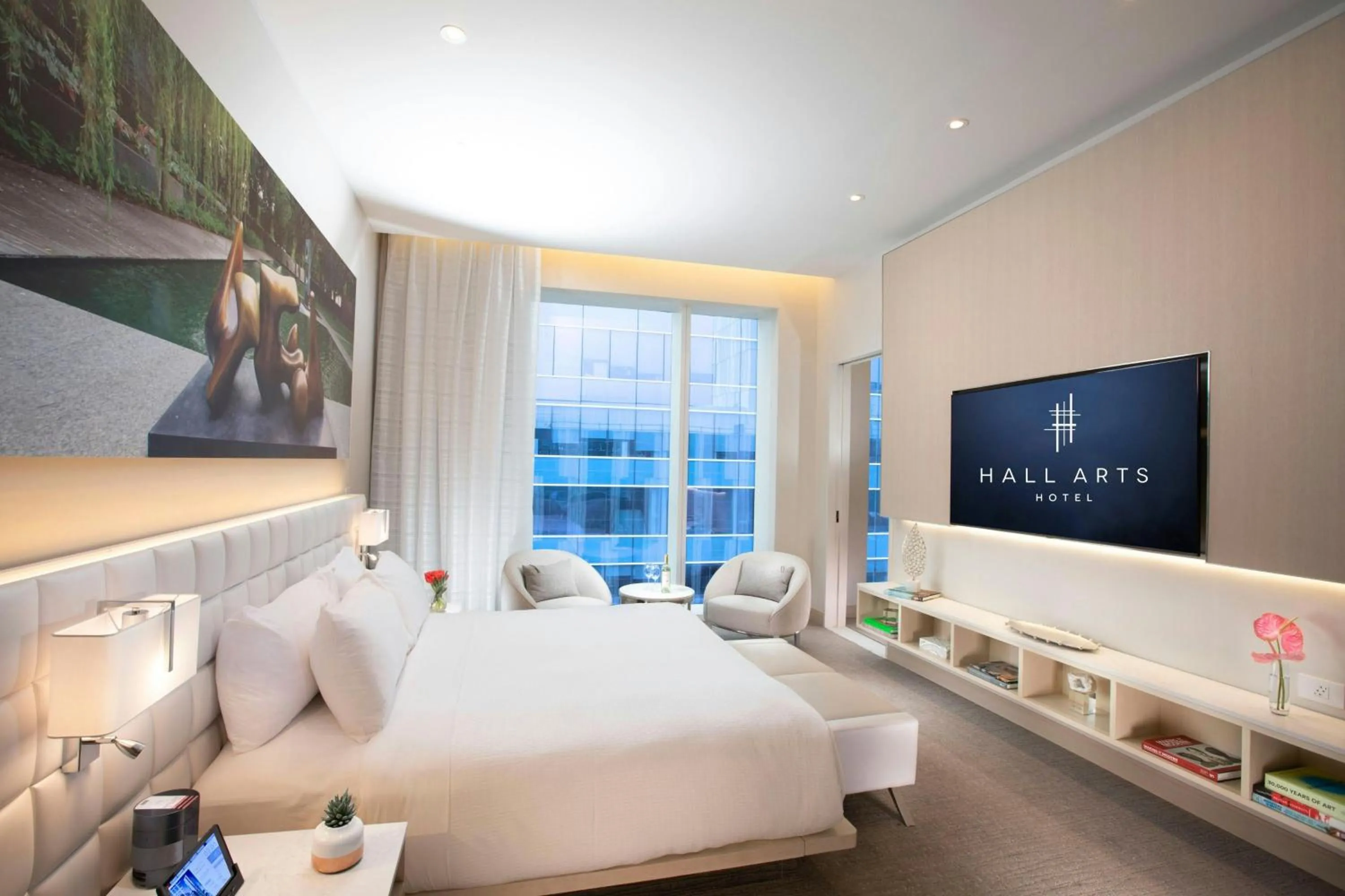 Bedroom, Bed in HALL Arts Hotel, Dallas, Autograph Collection