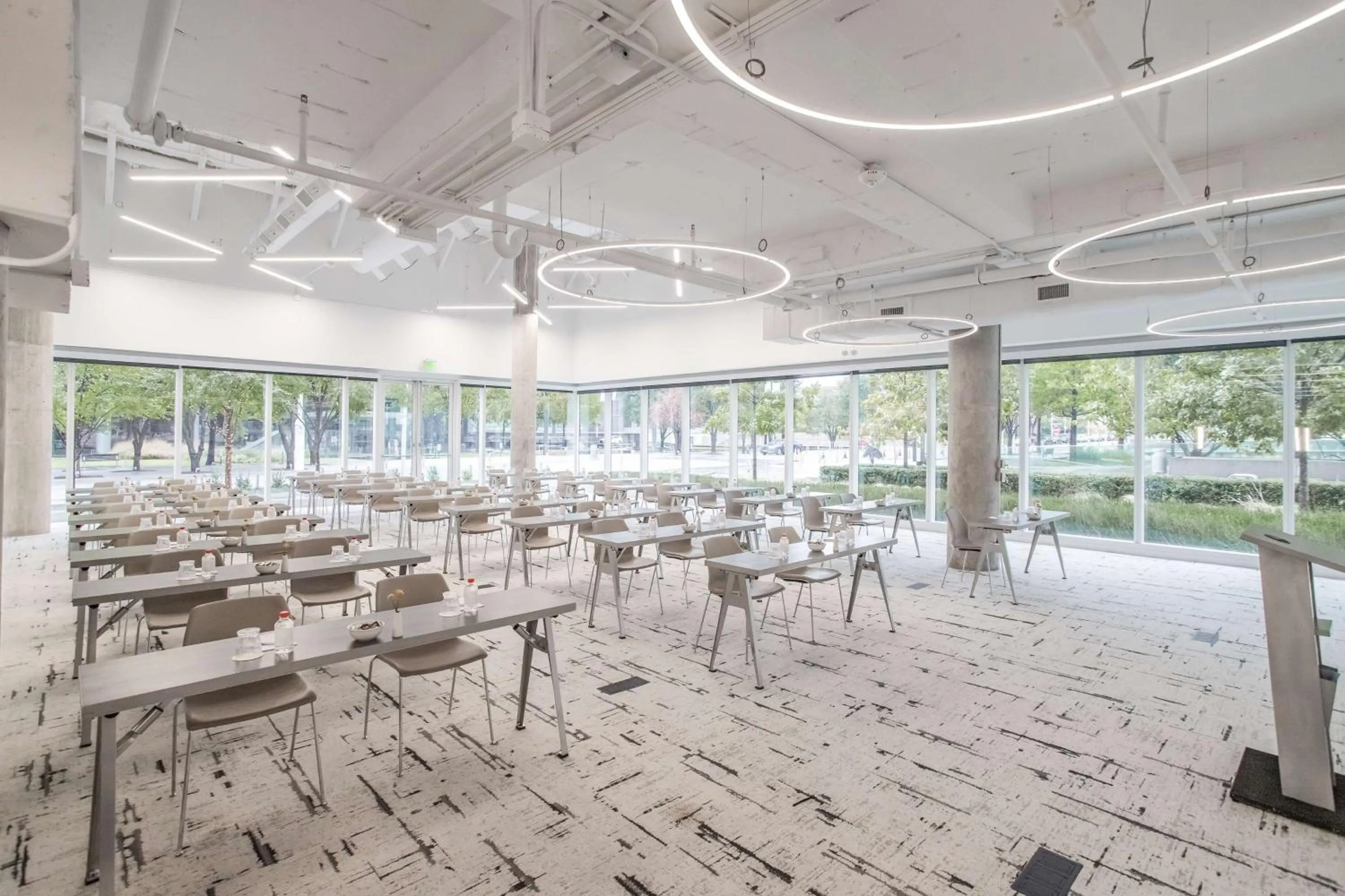 Meeting/conference room in HALL Arts Hotel Dallas, Curio Collection by Hilton