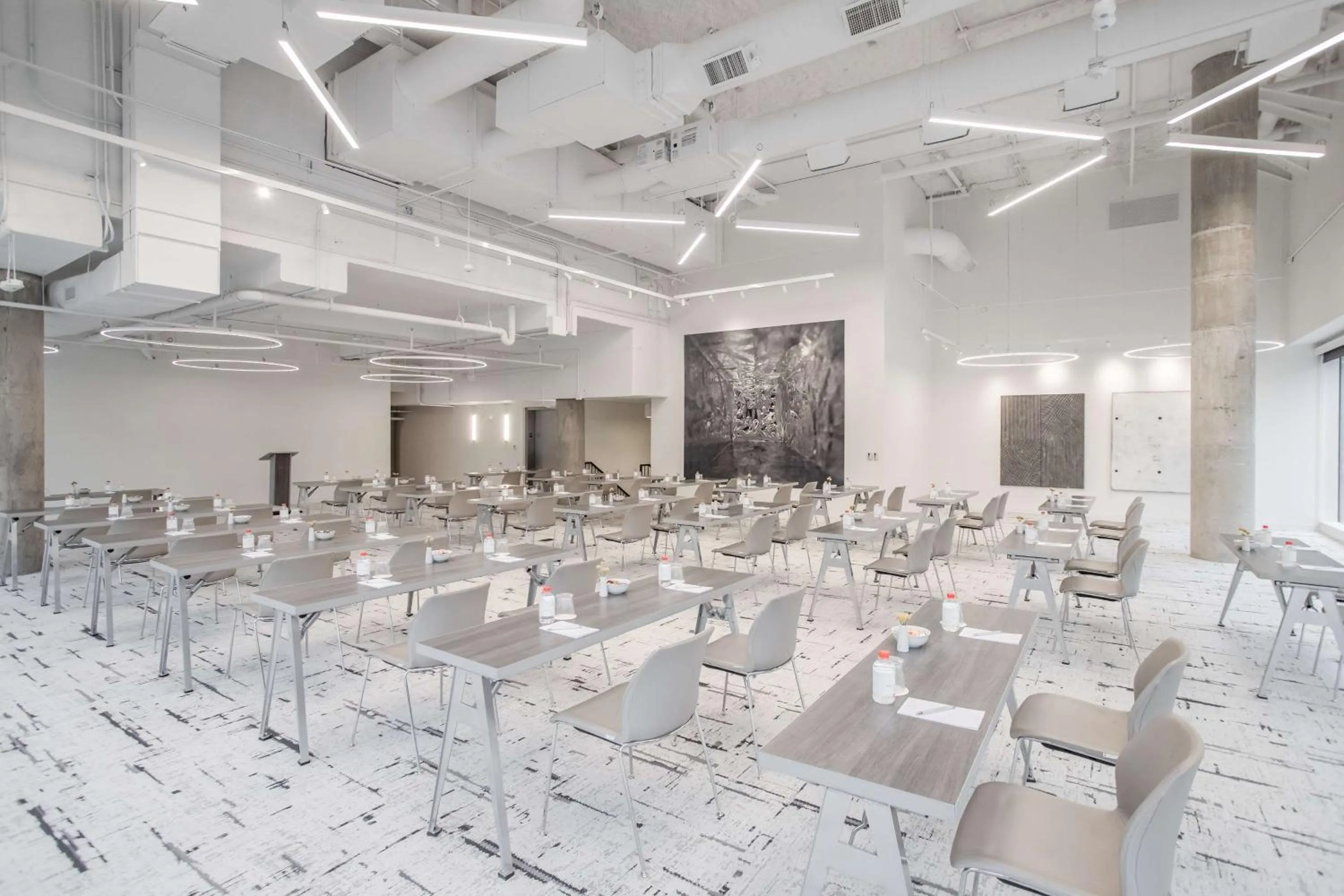 Meeting/conference room in HALL Arts Hotel Dallas, Curio Collection by Hilton