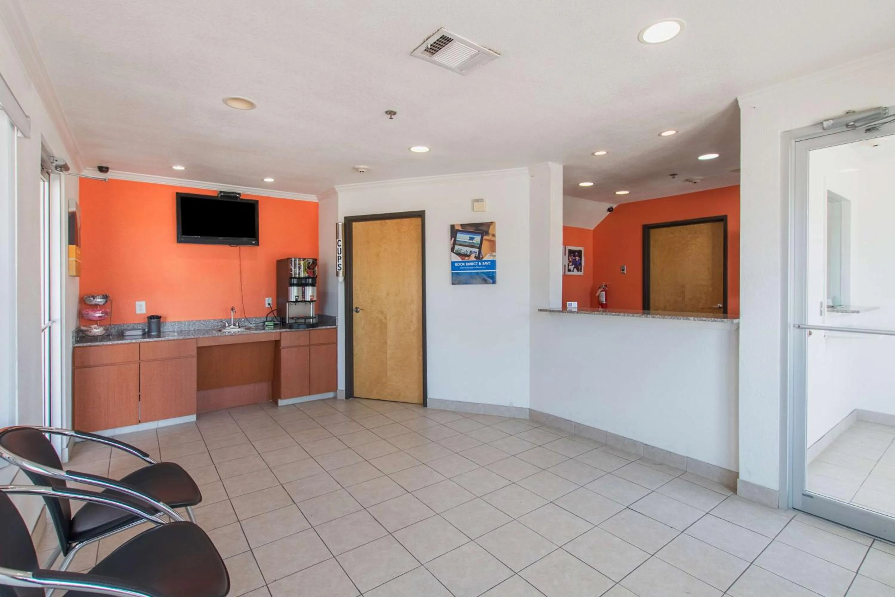 Communal lounge/ TV room in Motel 6-Hutchins, TX