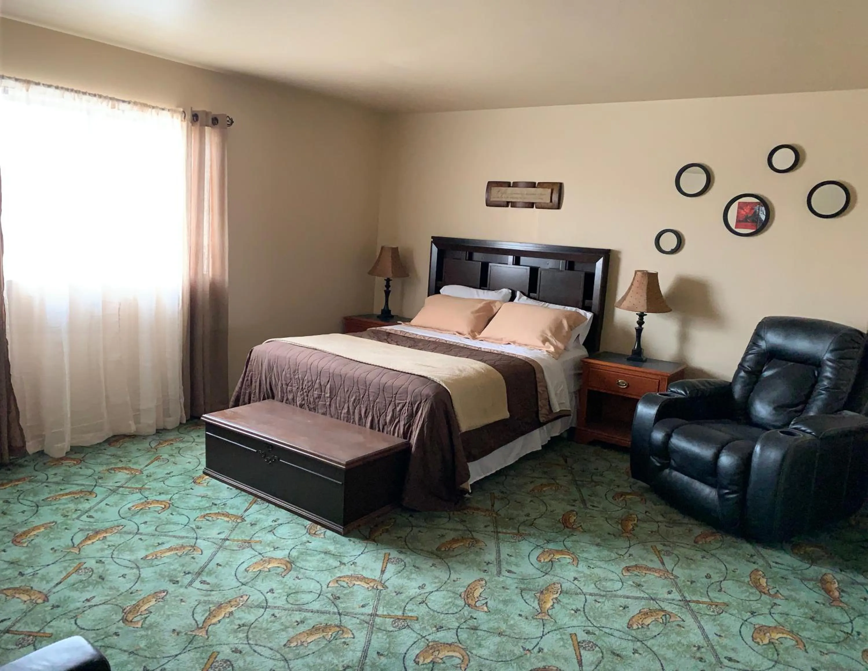 Bed in Alaska Angler's Inn