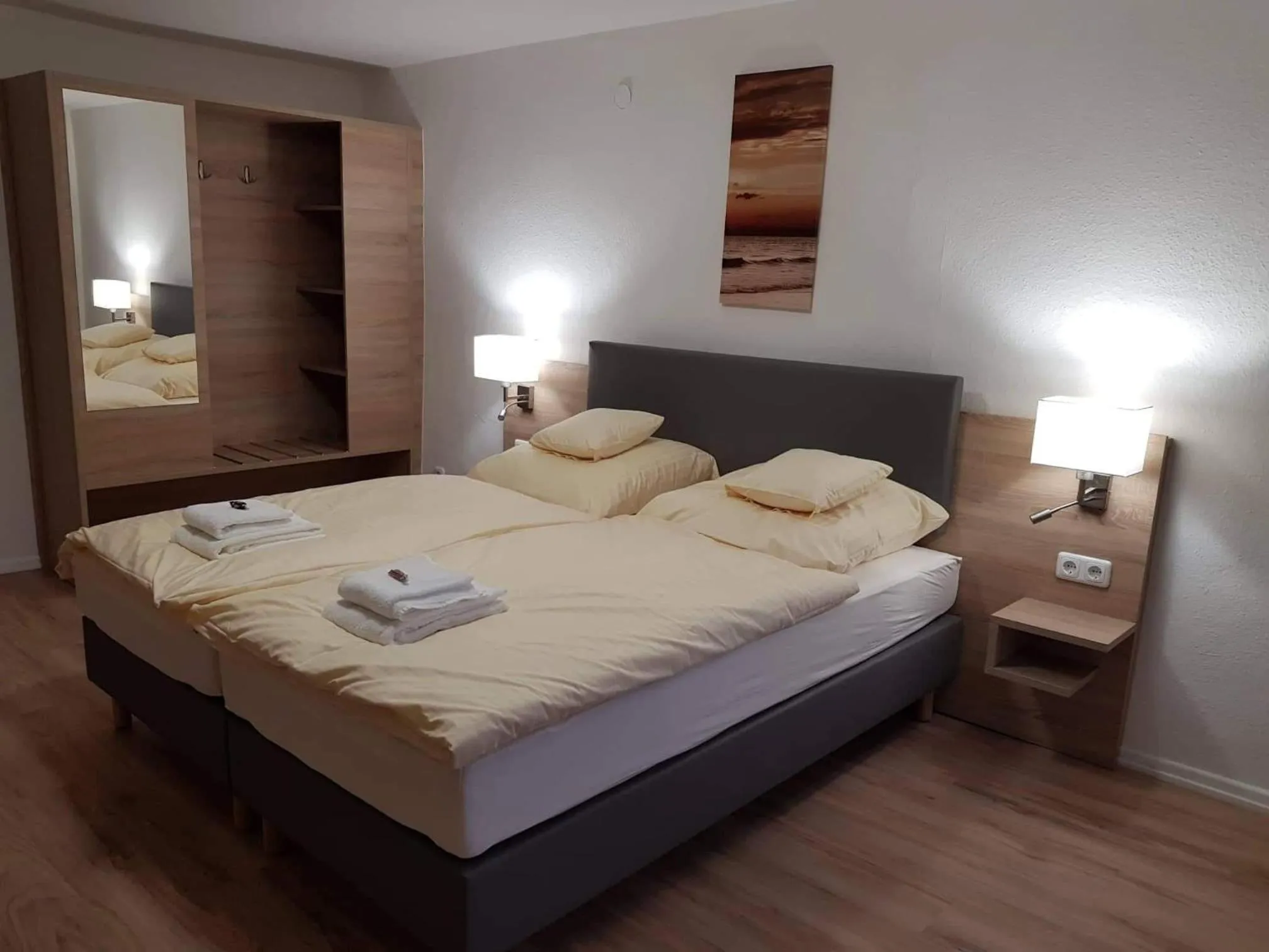 Bedroom, Bed in Zur Sonne