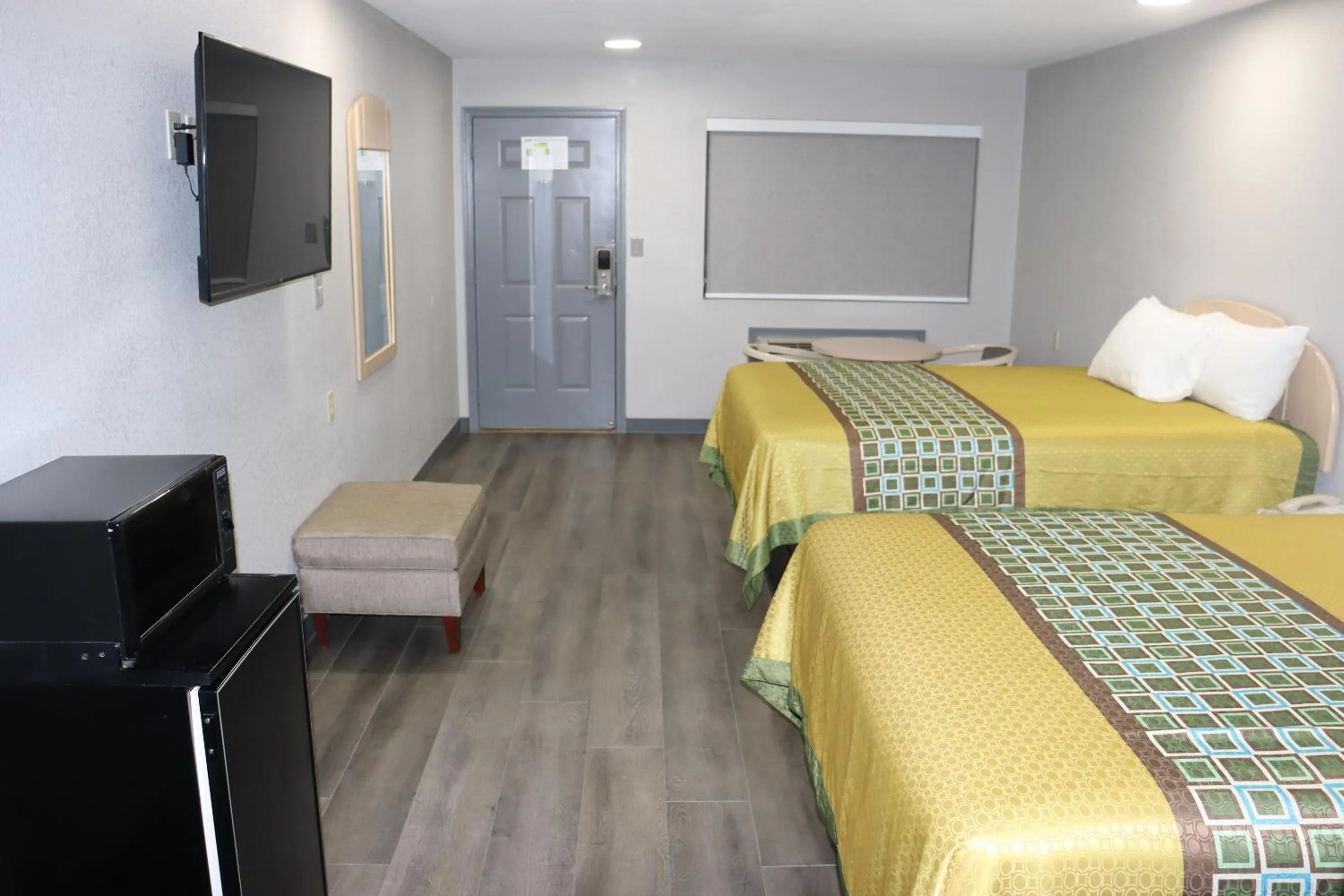 TV and multimedia, Bed in Americas Best Value Inn Cabot