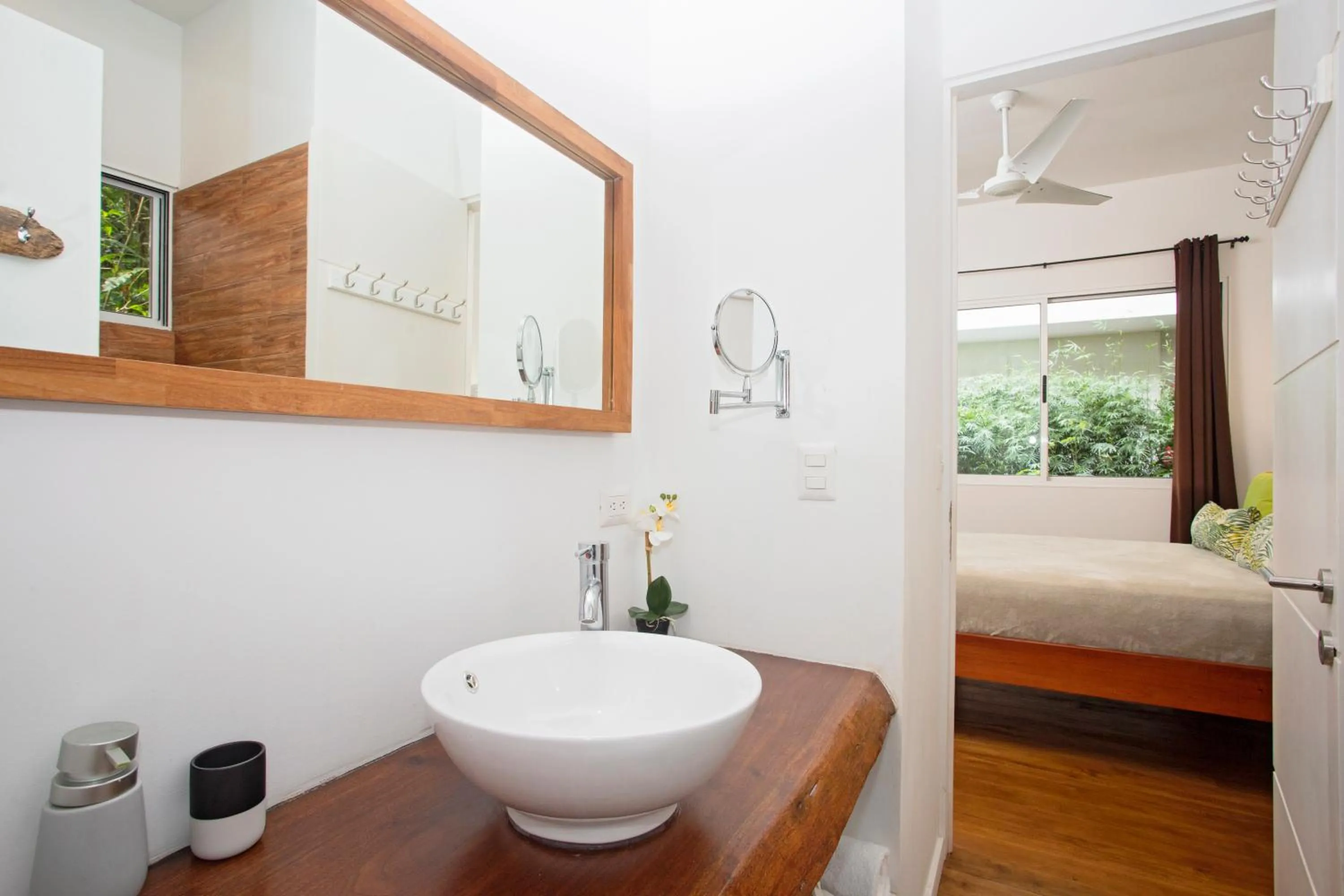 Bathroom, Bed in Ojochal Gardens