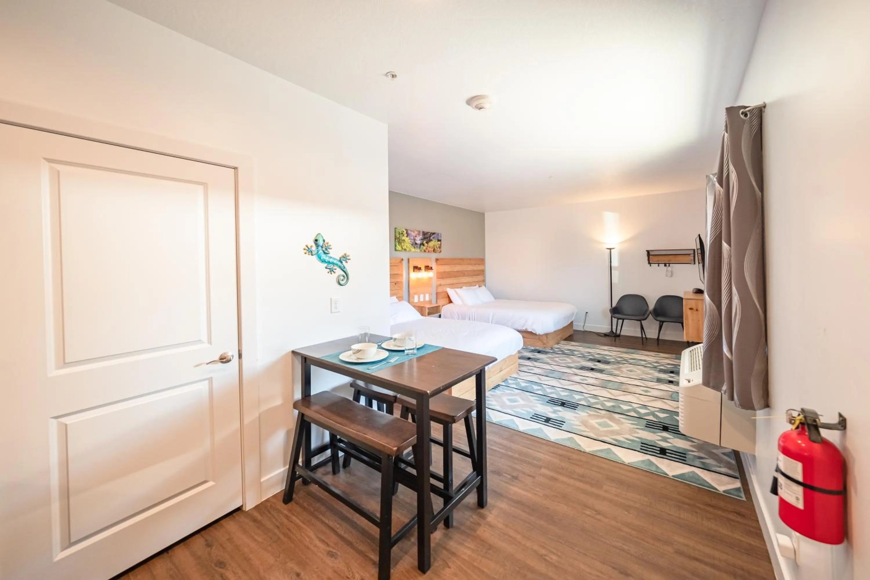 Dining area in Kanab Suites