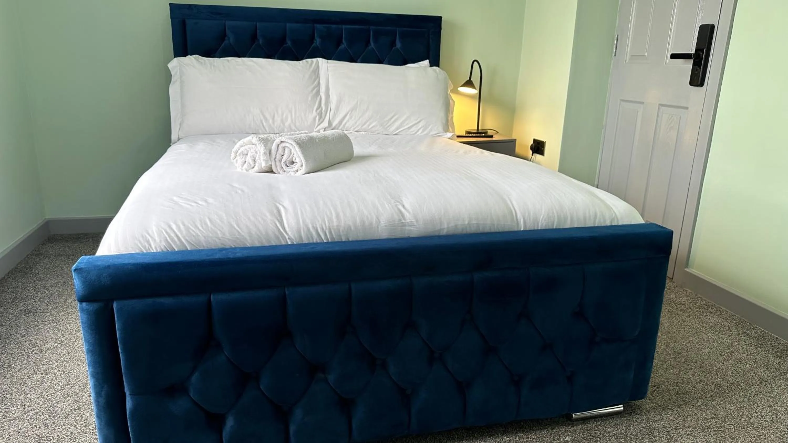 Bed in Homestay in Walsall