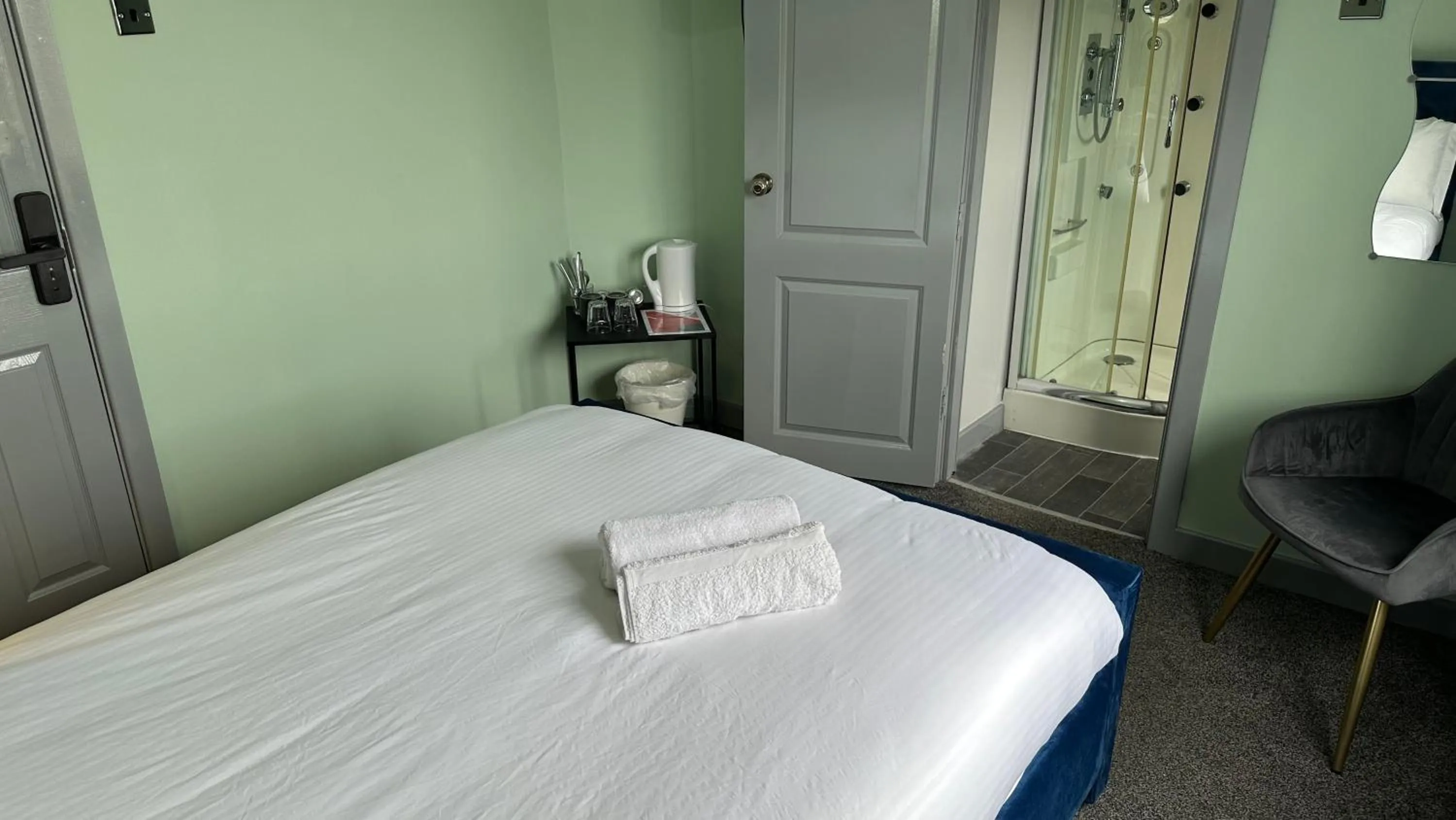 Bed in Homestay in Walsall