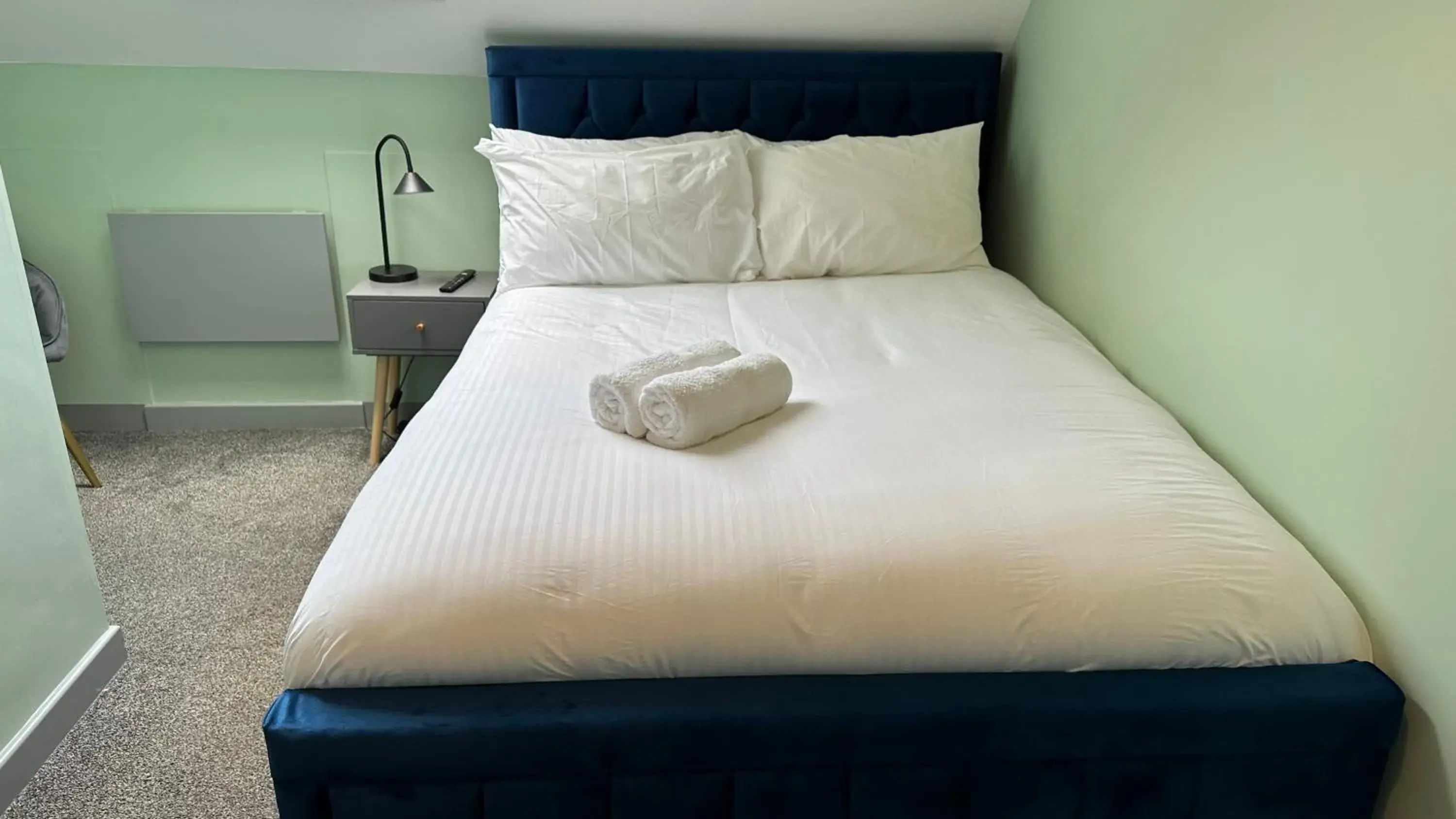 Double Ensuite Room 6 in Homestay in Walsall Double Ensuite Room 6 in Homestay in Walsall